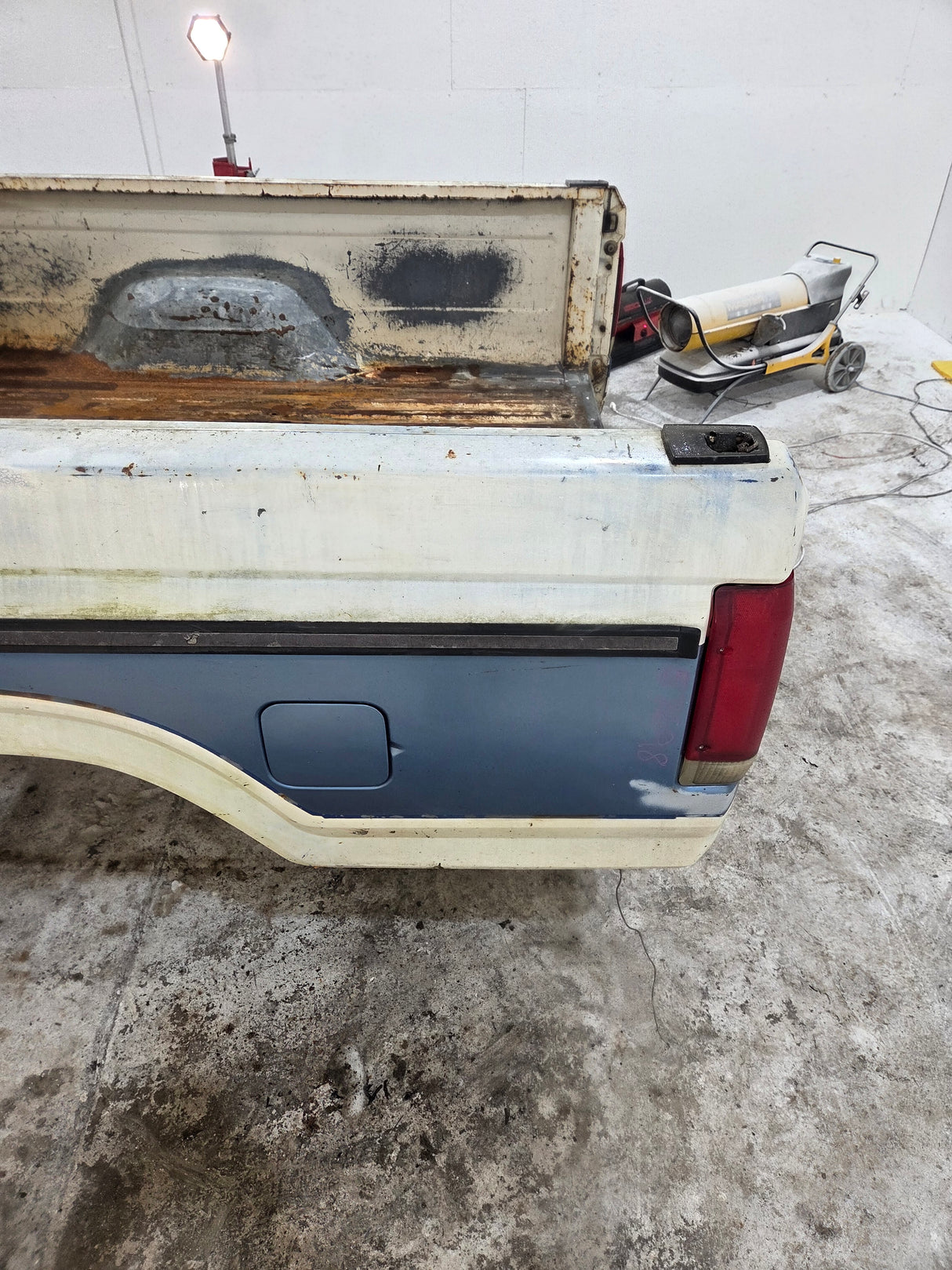 1987-1997 Ford F150 F250 F350 OBS 6' 9" Short Truck Bed