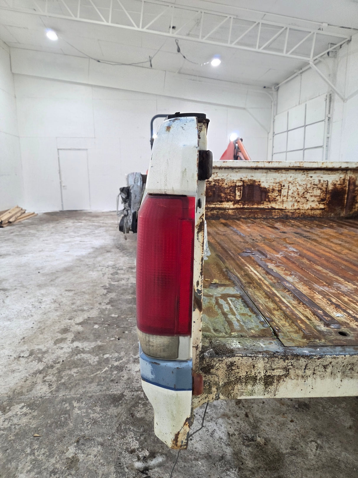 1987-1997 Ford F150 F250 F350 OBS 6' 9" Short Truck Bed