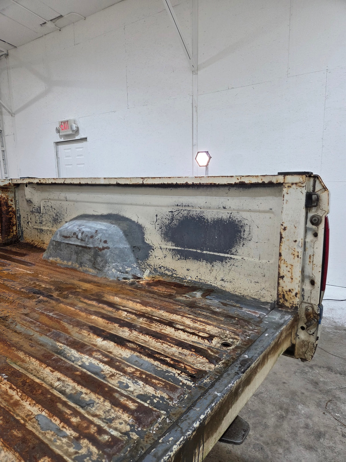 1987-1997 Ford F150 F250 F350 OBS 6' 9" Short Truck Bed