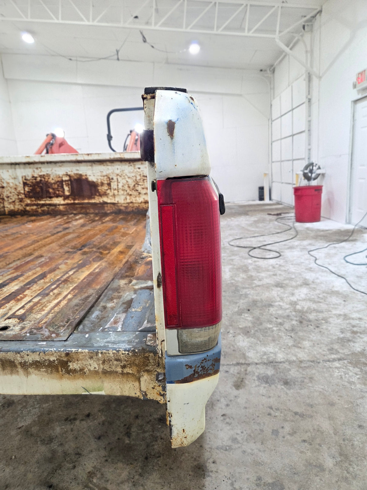 1987-1997 Ford F150 F250 F350 OBS 6' 9" Short Truck Bed