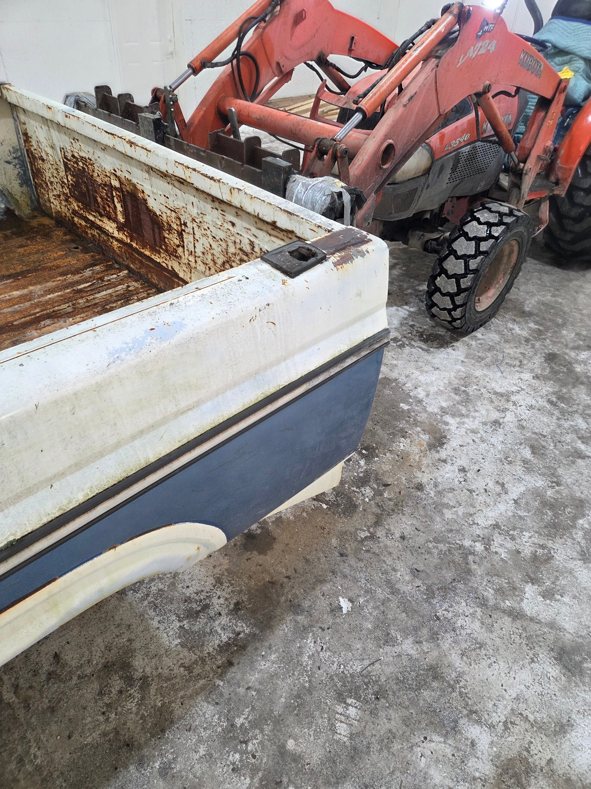 1987-1997 Ford F150 F250 F350 OBS 6' 9" Short Truck Bed