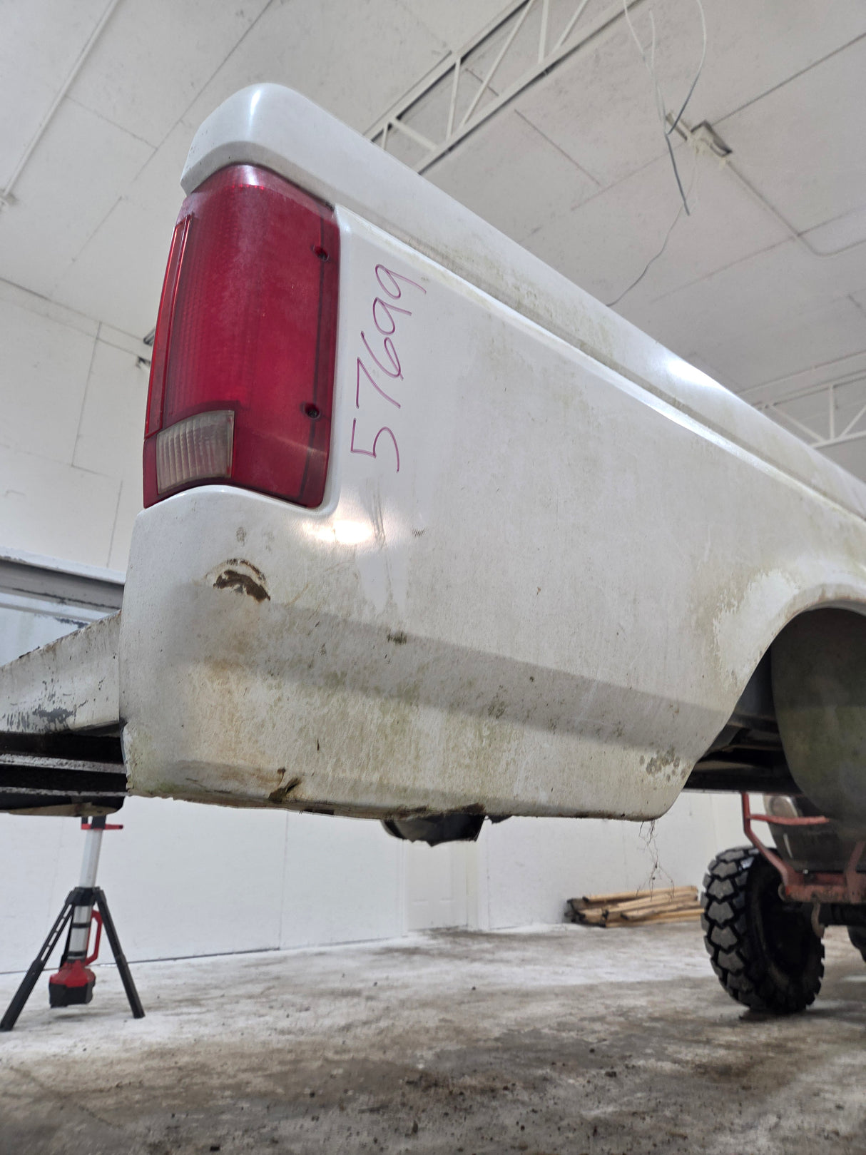 1987-1997 Ford F150 F250 F350 OBS 6' 9" Short Truck Bed