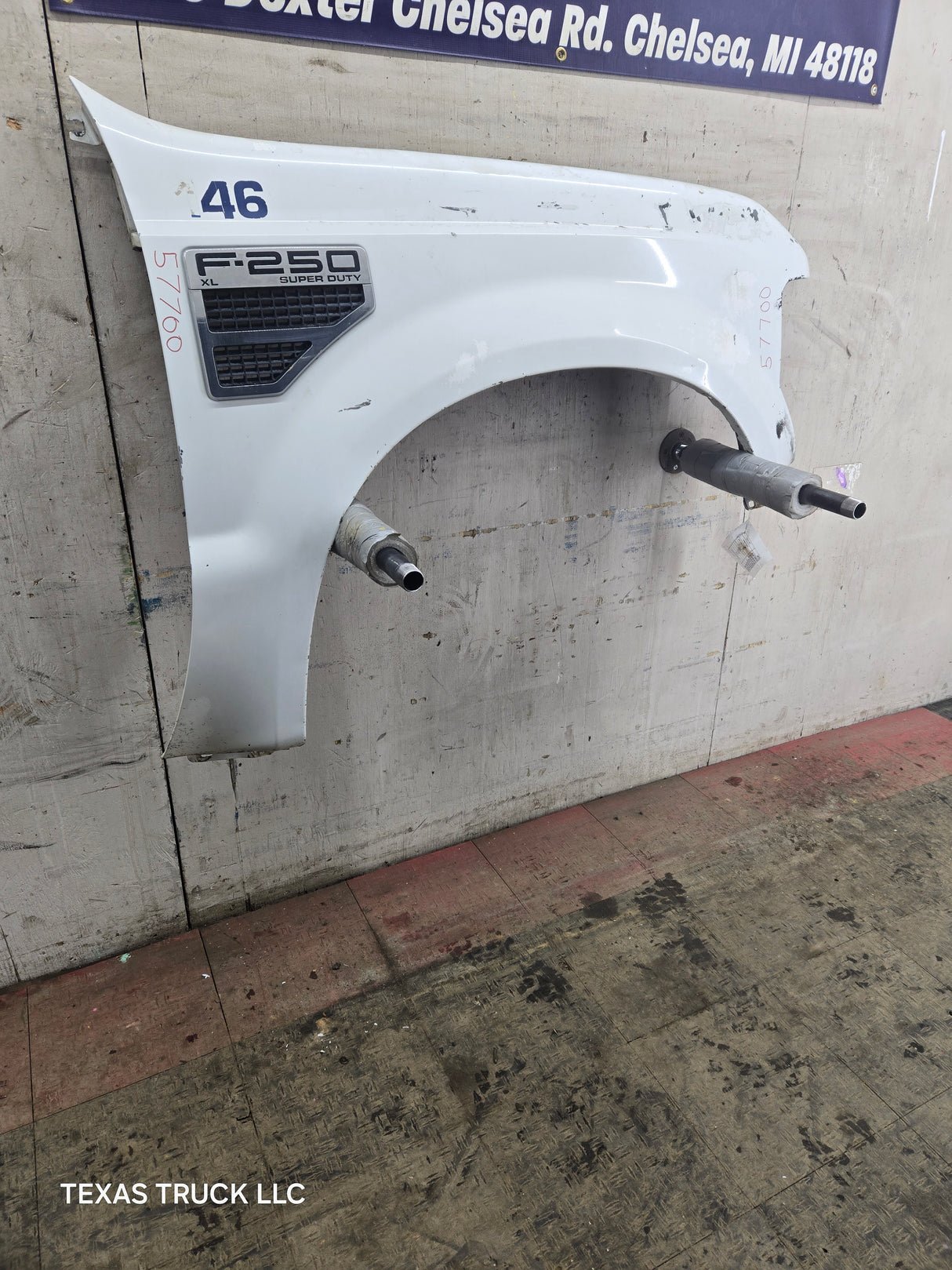 2008-2010 Ford Super Duty F250 F350 RH Passenger Side Fender - Oxford White