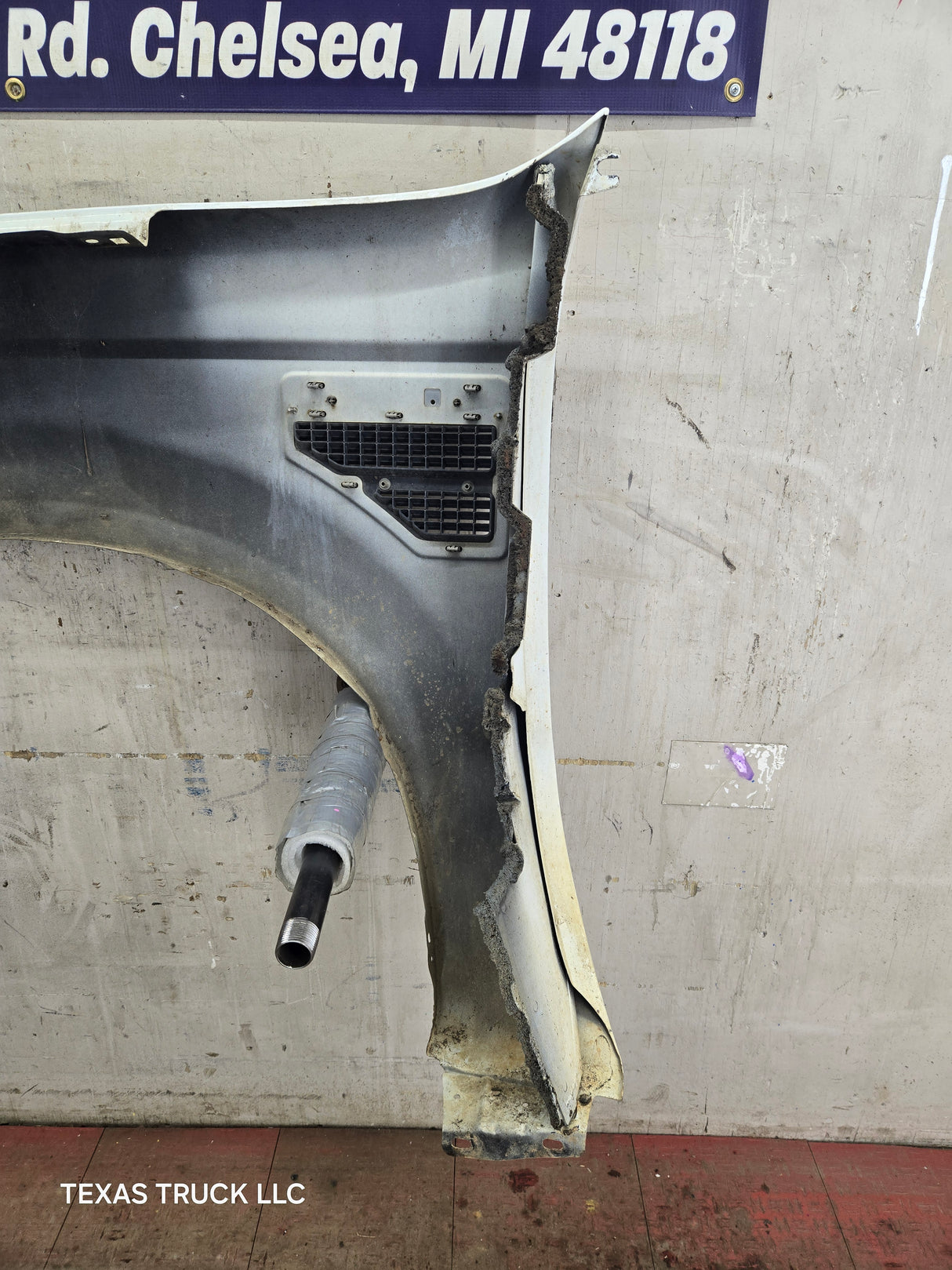 2008-2010 Ford Super Duty F250 F350 RH Passenger Side Fender - Oxford White