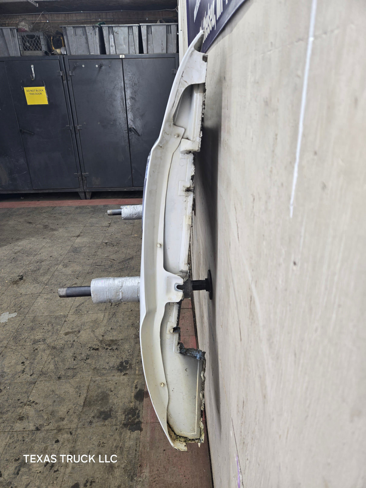 2008-2010 Ford Super Duty F250 F350 LH Driver Side Fender - Oxford White