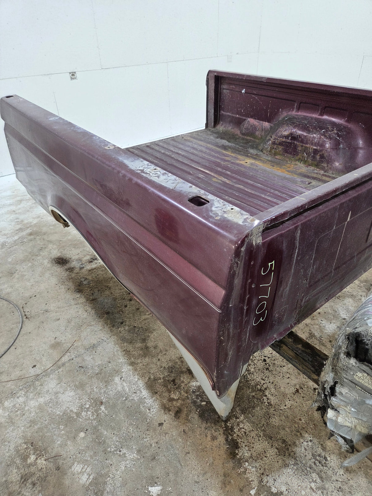 1987-1997 Ford F150 F250 F350 OBS 6' 9" Short Truck Bed