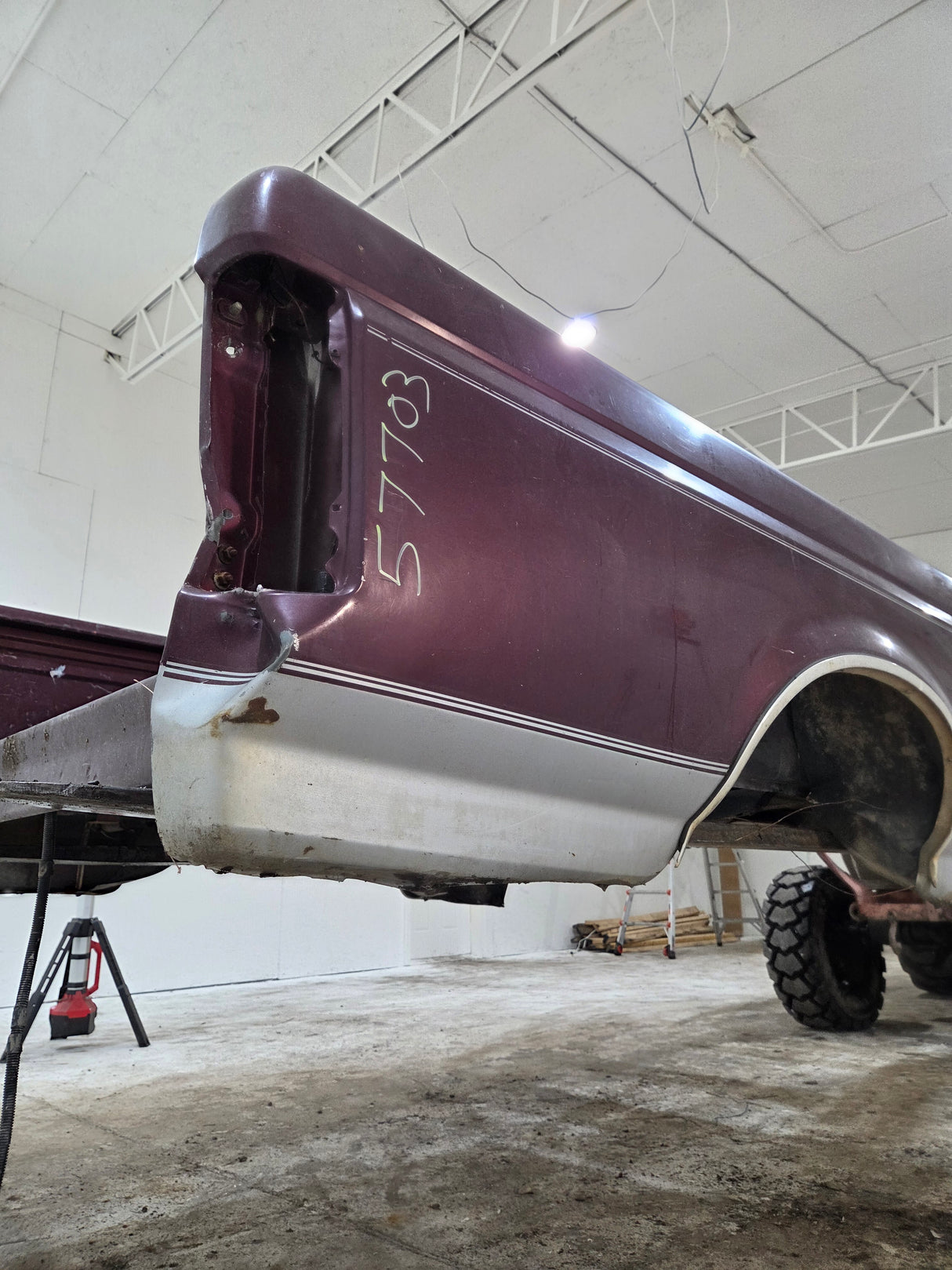 1987-1997 Ford F150 F250 F350 OBS 6' 9" Short Truck Bed