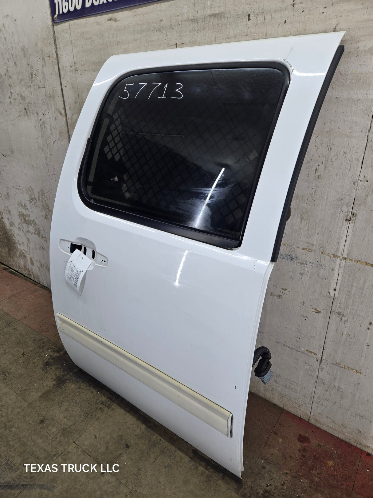 2007-2013 Chevrolet Silverado / GMC Sierra 1500 2500 3500 HD Crew Cab RH Passenger Side Rear Door