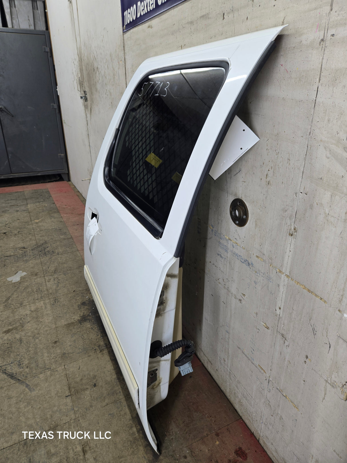 2007-2013 Chevrolet Silverado / GMC Sierra 1500 2500 3500 HD Crew Cab RH Passenger Side Rear Door
