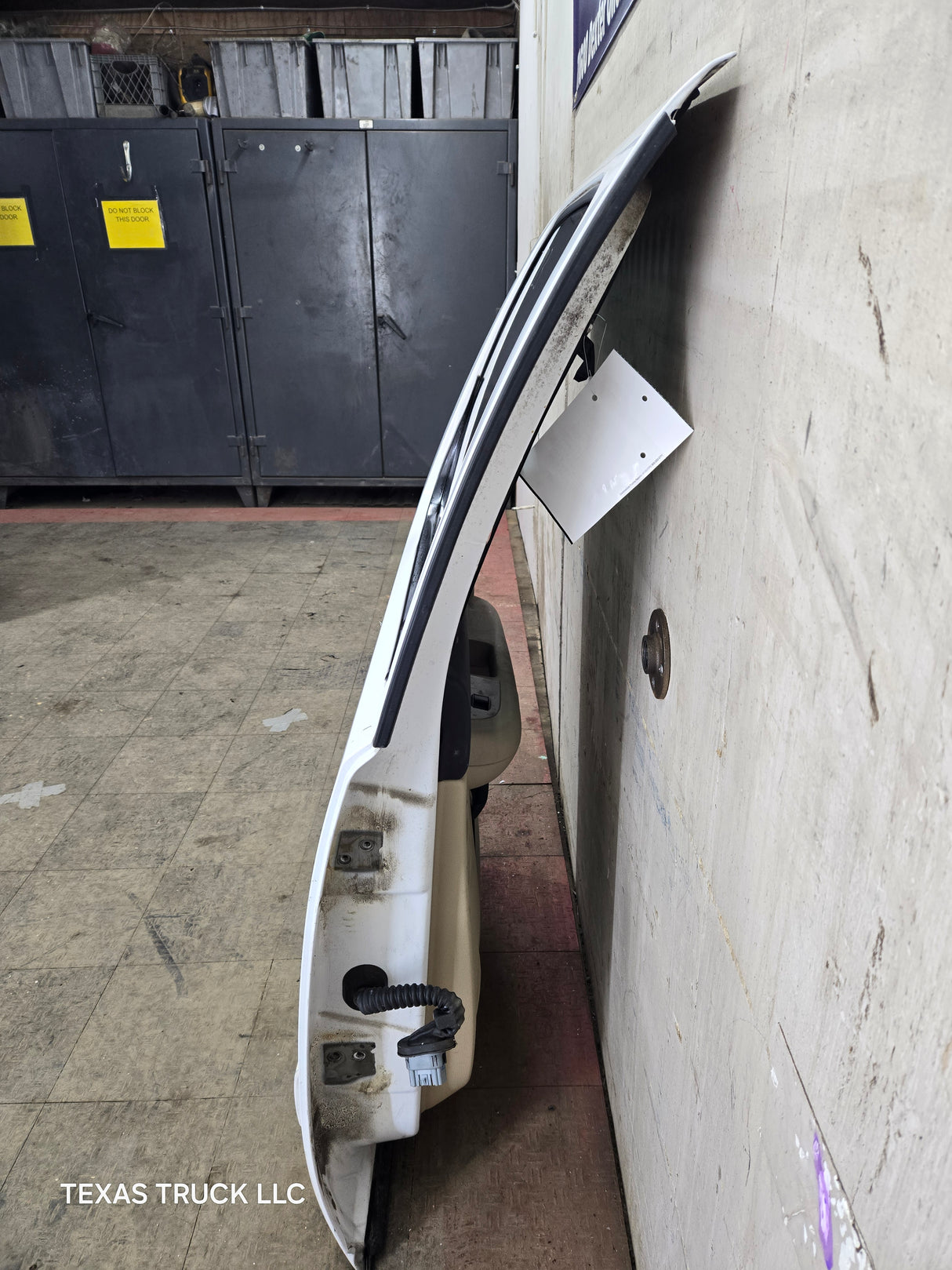 2007-2013 Chevrolet Silverado / GMC Sierra 1500 2500 3500 HD Crew Cab RH Passenger Side Rear Door