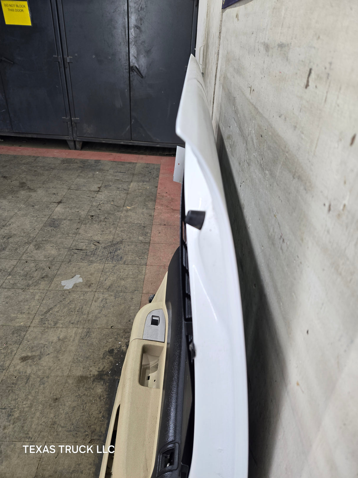 2007-2013 Chevrolet Silverado / GMC Sierra 1500 2500 3500 HD Crew Cab RH Passenger Side Rear Door