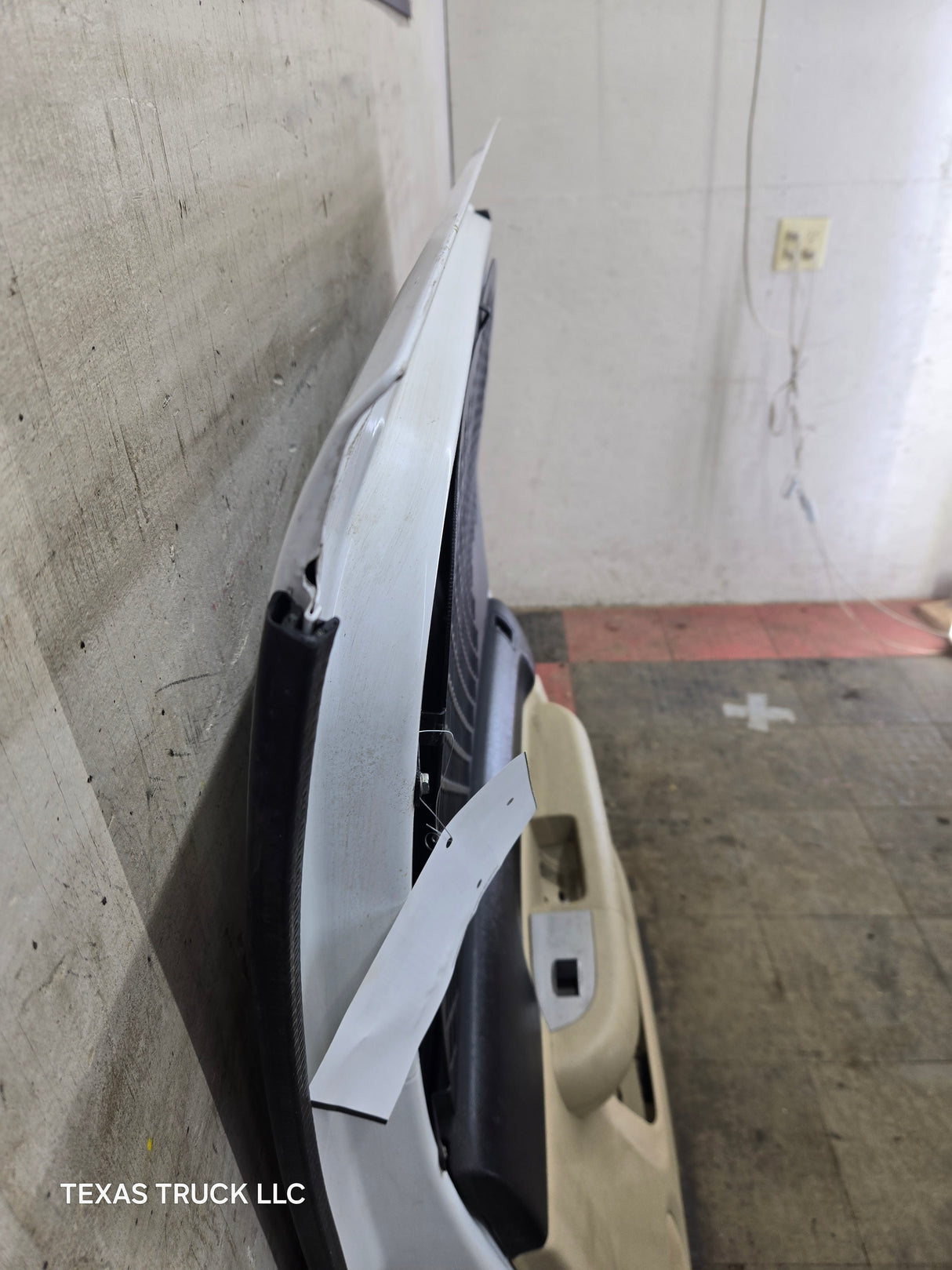 2007-2013 Chevrolet Silverado / GMC Sierra 1500 2500 3500 HD Crew Cab RH Passenger Side Rear Door