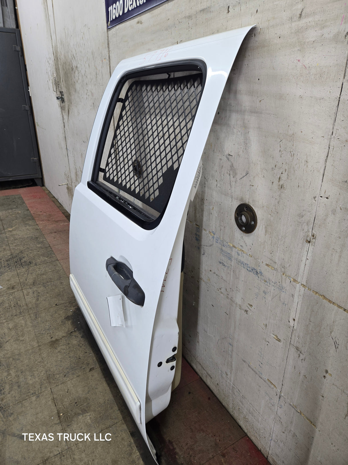 2007-2013 Chevrolet Silverado / GMC Sierra 1500 2500 3500 HD Crew Cab LH Driver Side Rear Door
