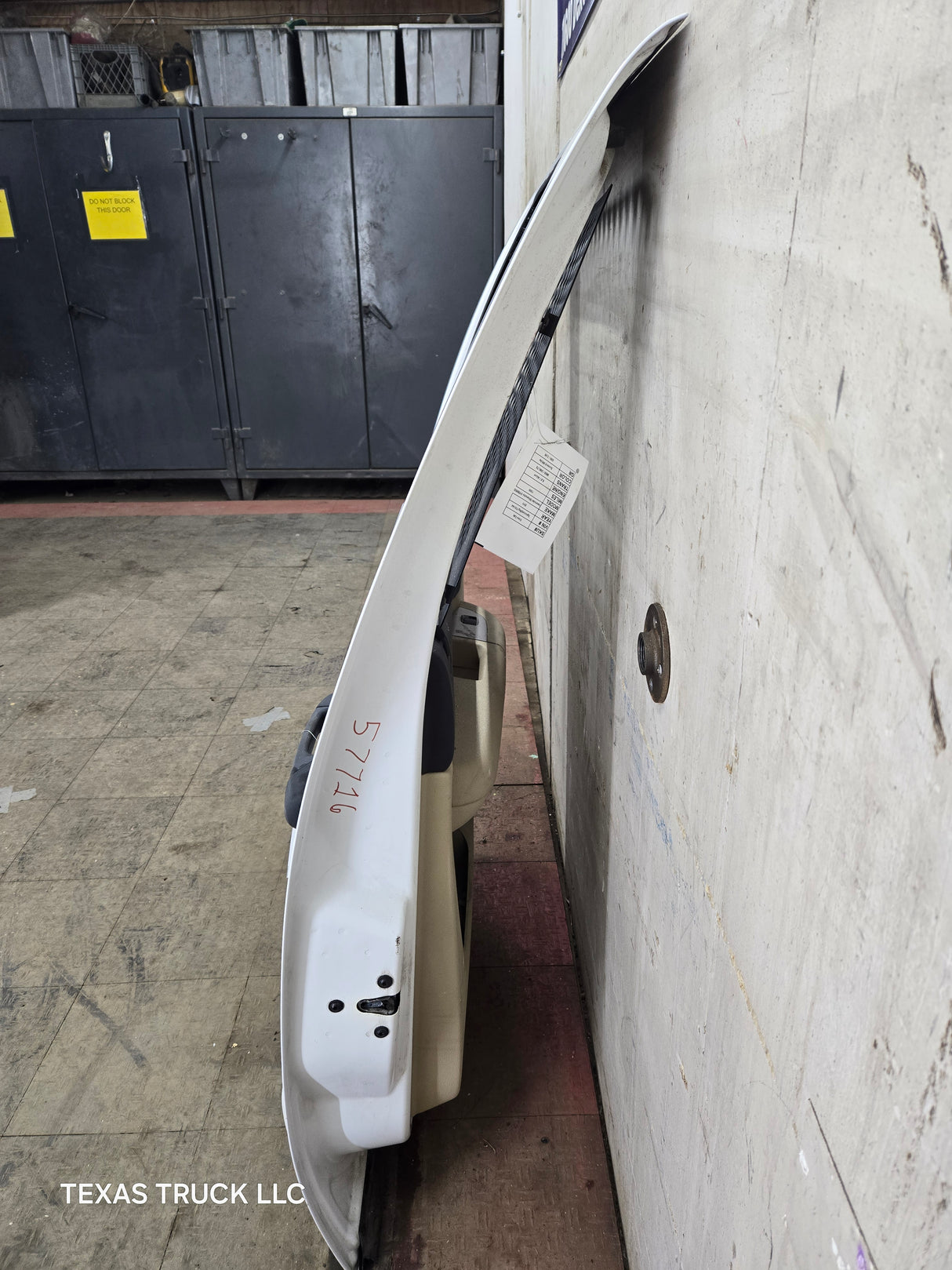 2007-2013 Chevrolet Silverado / GMC Sierra 1500 2500 3500 HD Crew Cab LH Driver Side Rear Door