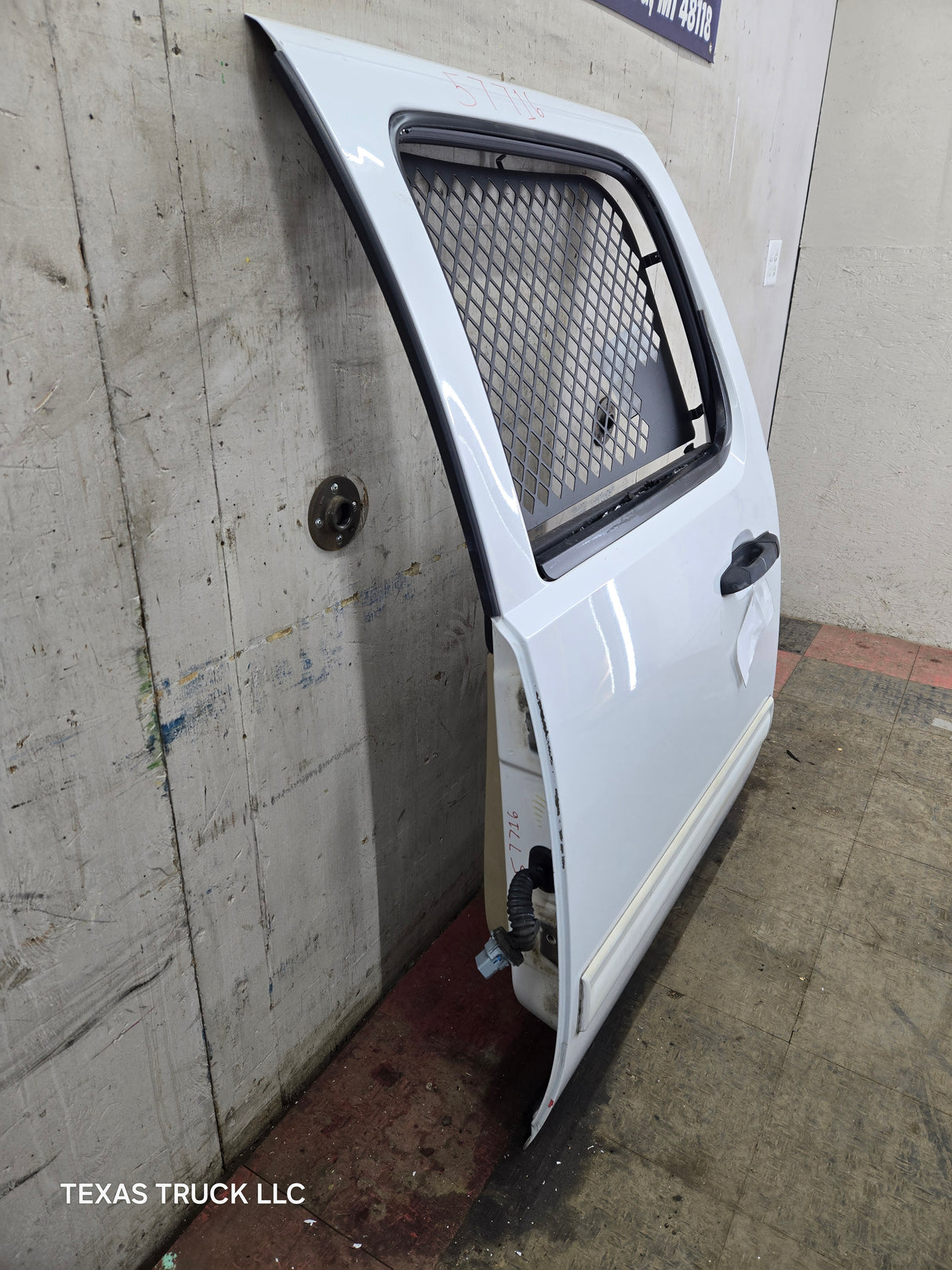 2007-2013 Chevrolet Silverado / GMC Sierra 1500 2500 3500 HD Crew Cab LH Driver Side Rear Door