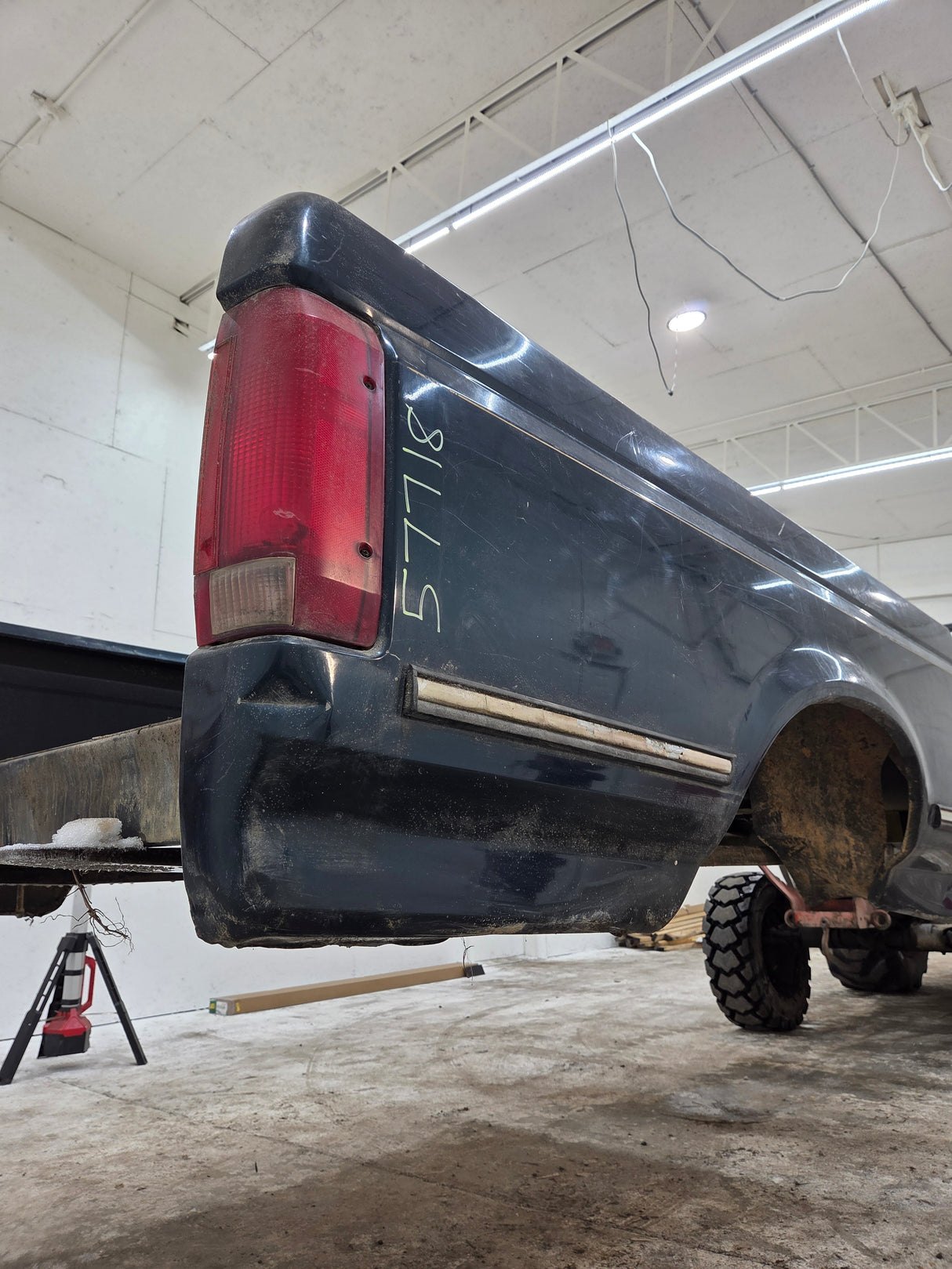 1987-1997 Ford F150 F250 F350 OBS 6' 9" Short Truck Bed