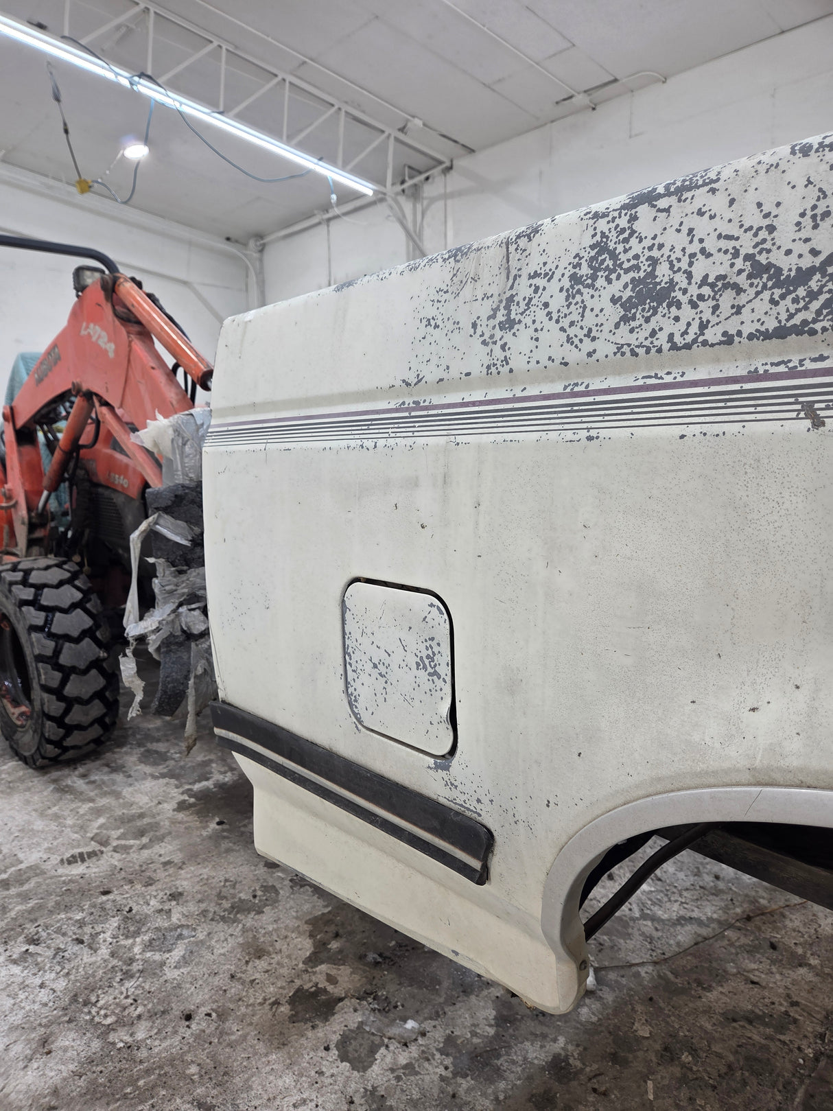 1987-1997 Ford F150 F250 F350 OBS 6' 9" Short Truck Bed