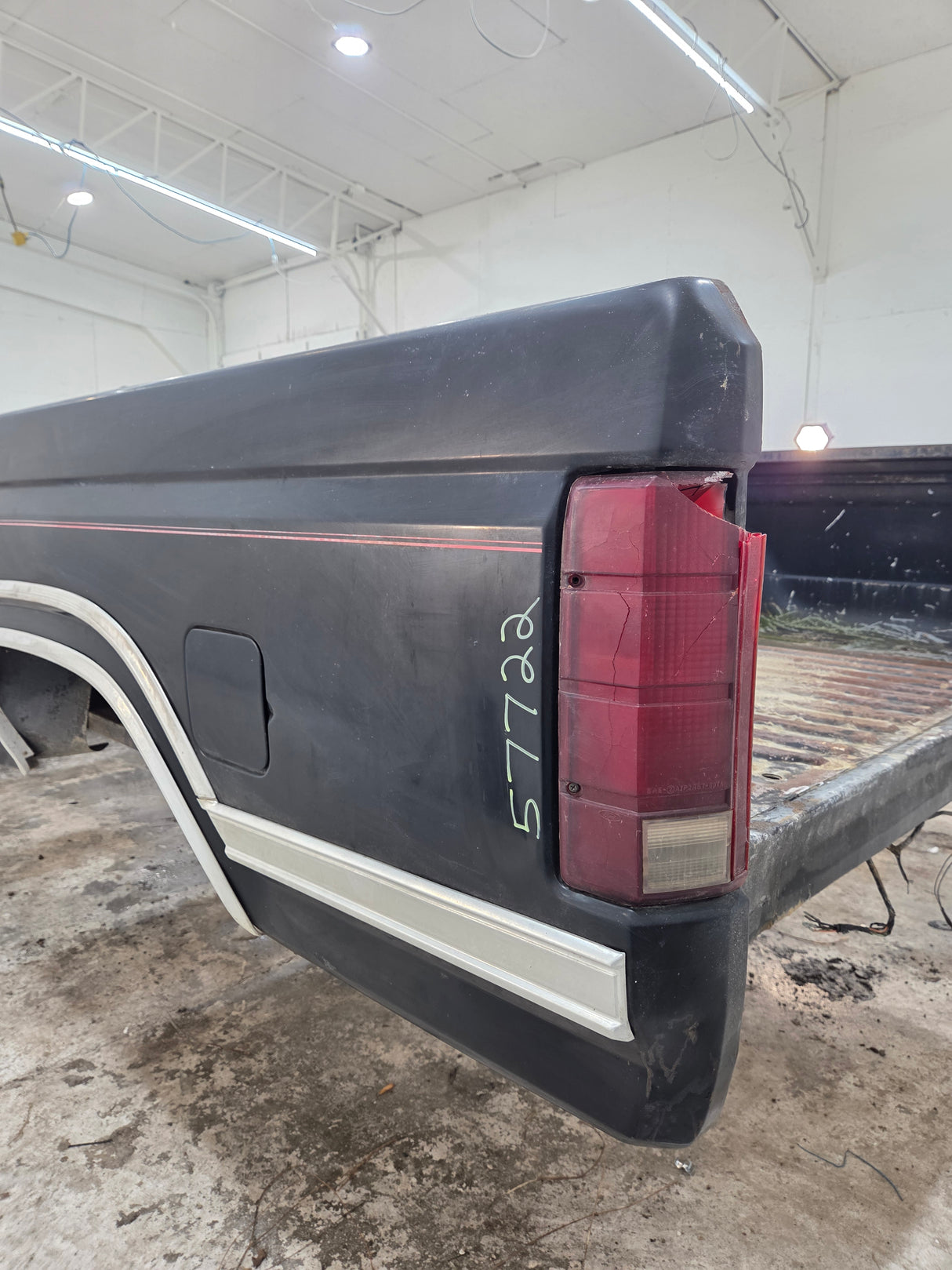 1980-1986 Ford F100 F150 F250 F350 6' 9" Short Bed