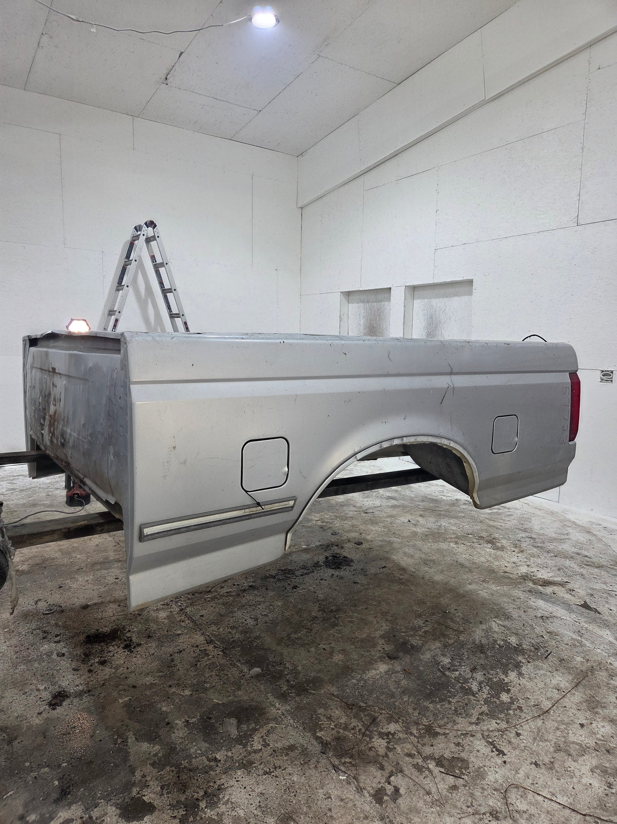 1987-1997 Ford F150 F250 F350 OBS 6' 9" Short Truck Bed