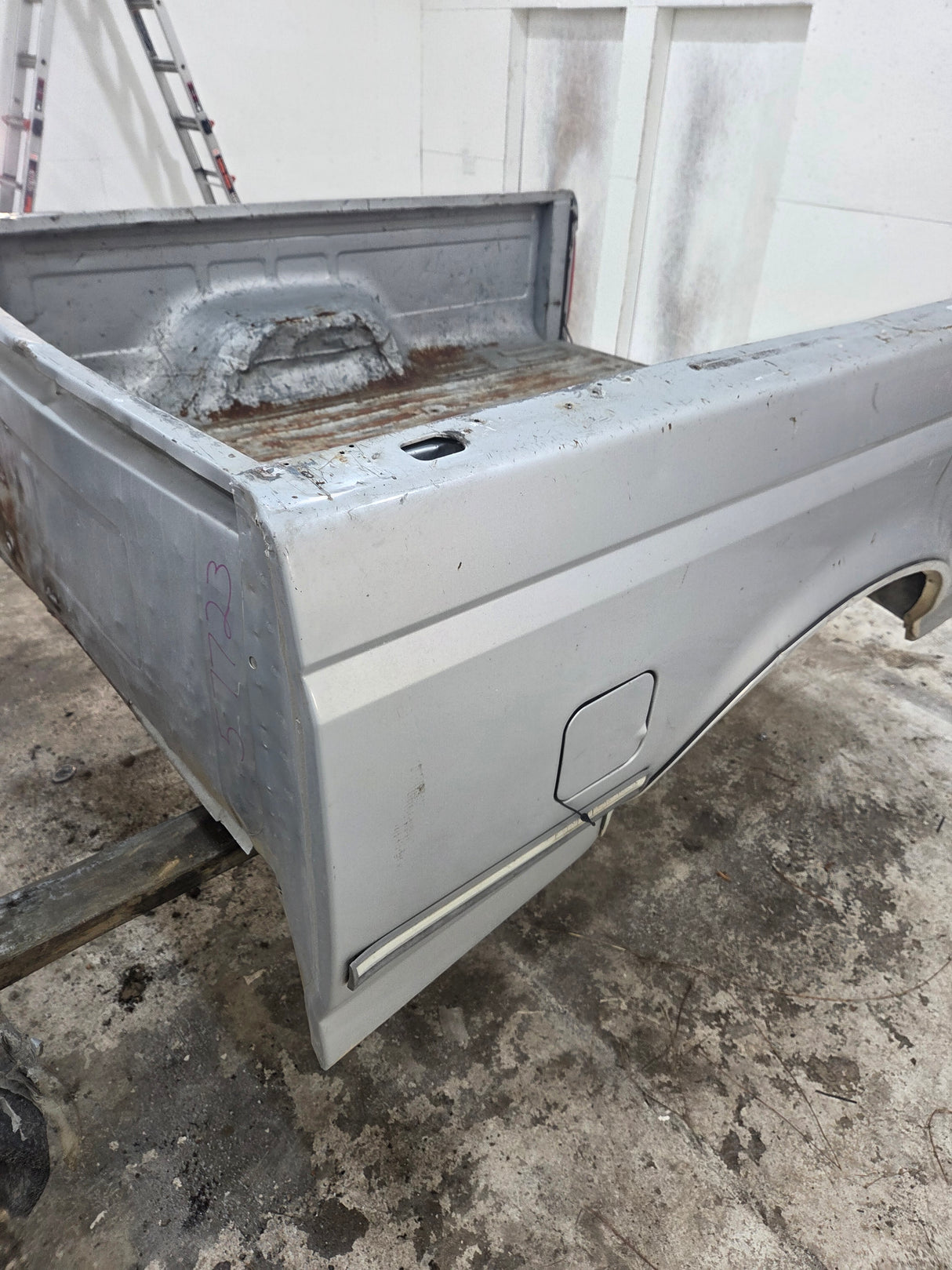 1987-1997 Ford F150 F250 F350 OBS 6' 9" Short Truck Bed