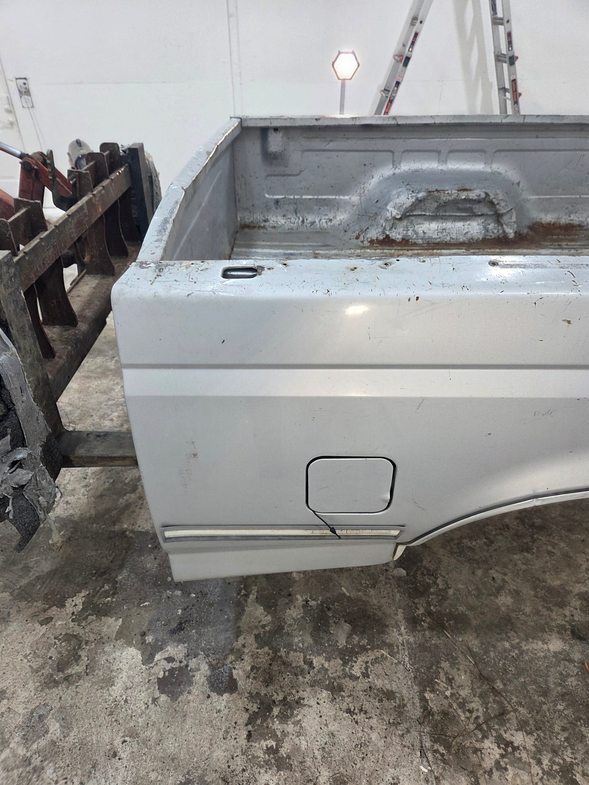 1987-1997 Ford F150 F250 F350 OBS 6' 9" Short Truck Bed