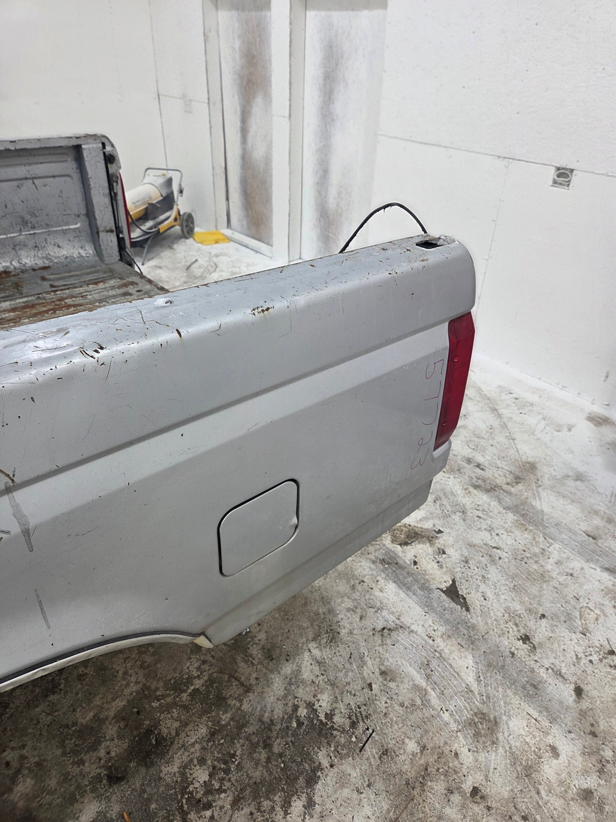 1987-1997 Ford F150 F250 F350 OBS 6' 9" Short Truck Bed