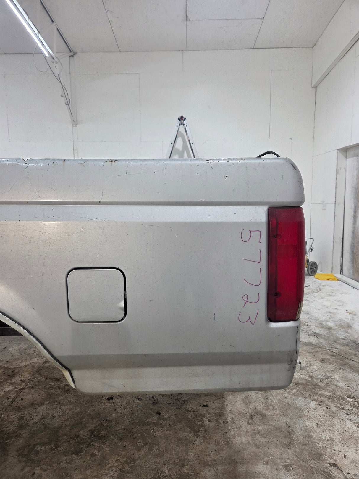 1987-1997 Ford F150 F250 F350 OBS 6' 9" Short Truck Bed