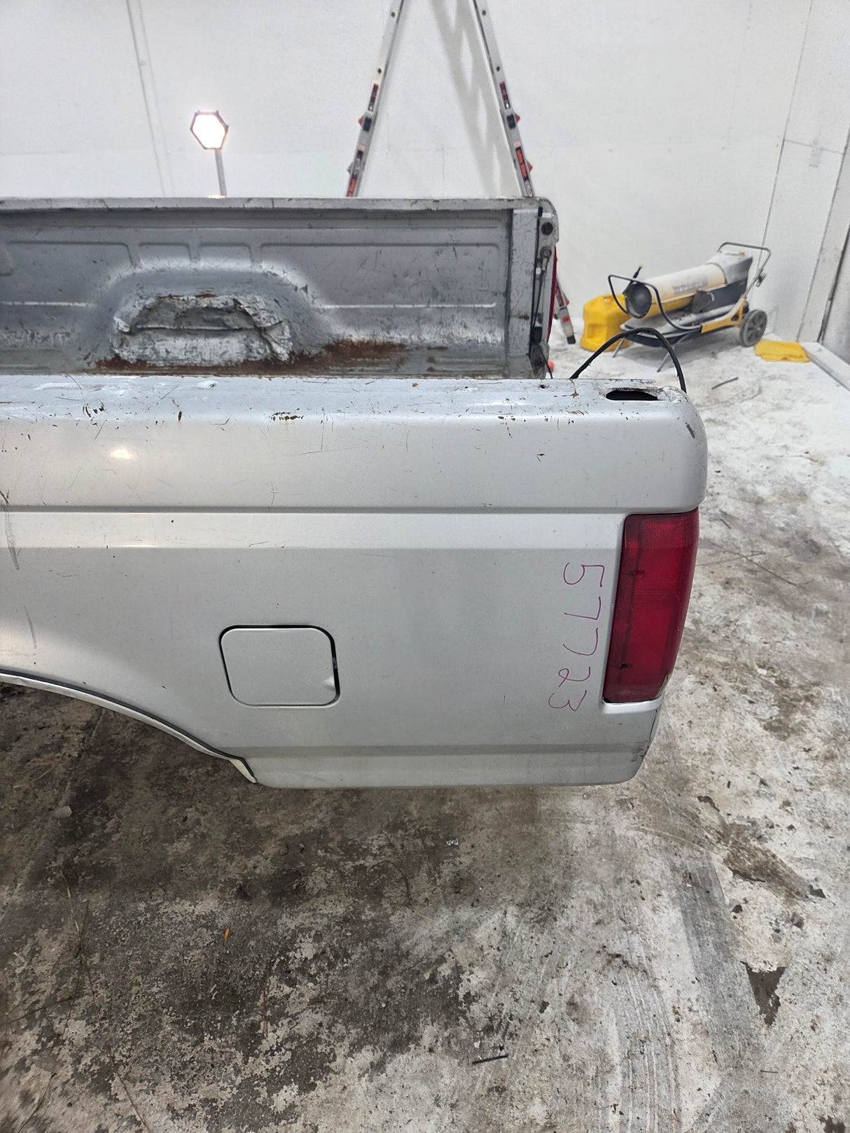 1987-1997 Ford F150 F250 F350 OBS 6' 9" Short Truck Bed