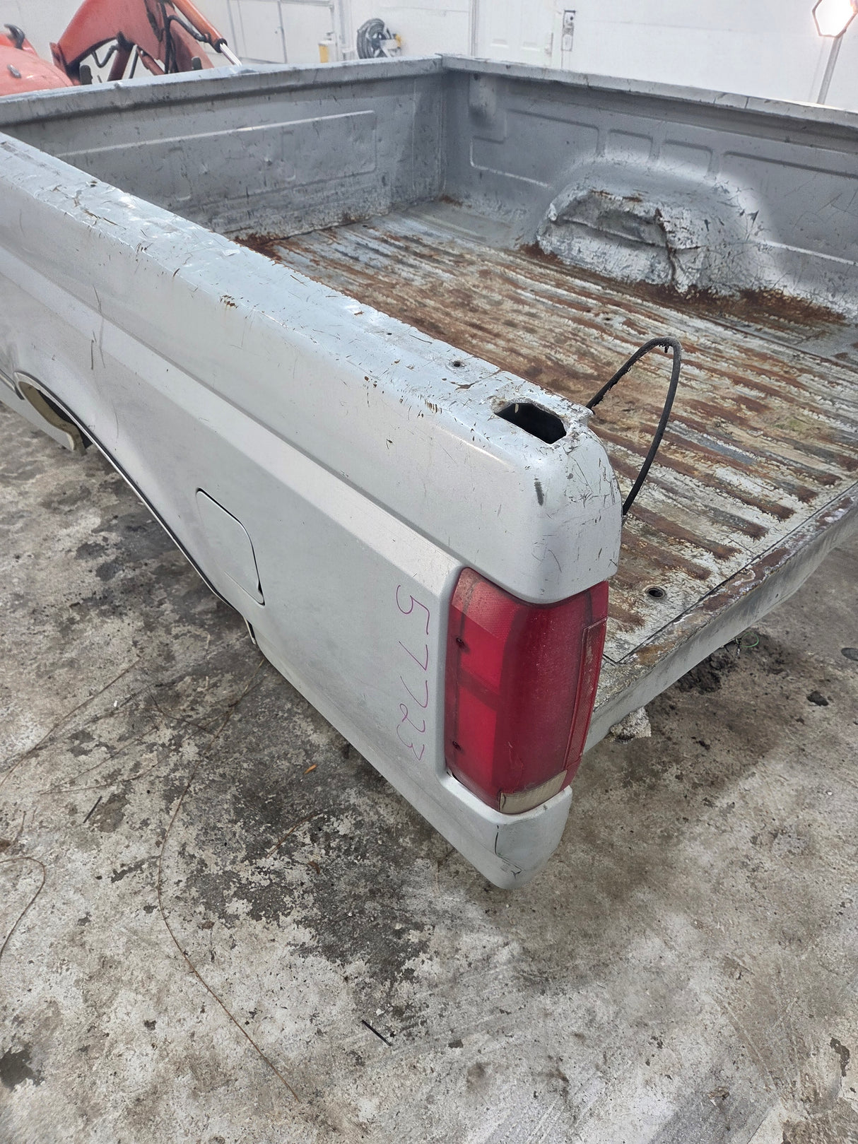 1987-1997 Ford F150 F250 F350 OBS 6' 9" Short Truck Bed
