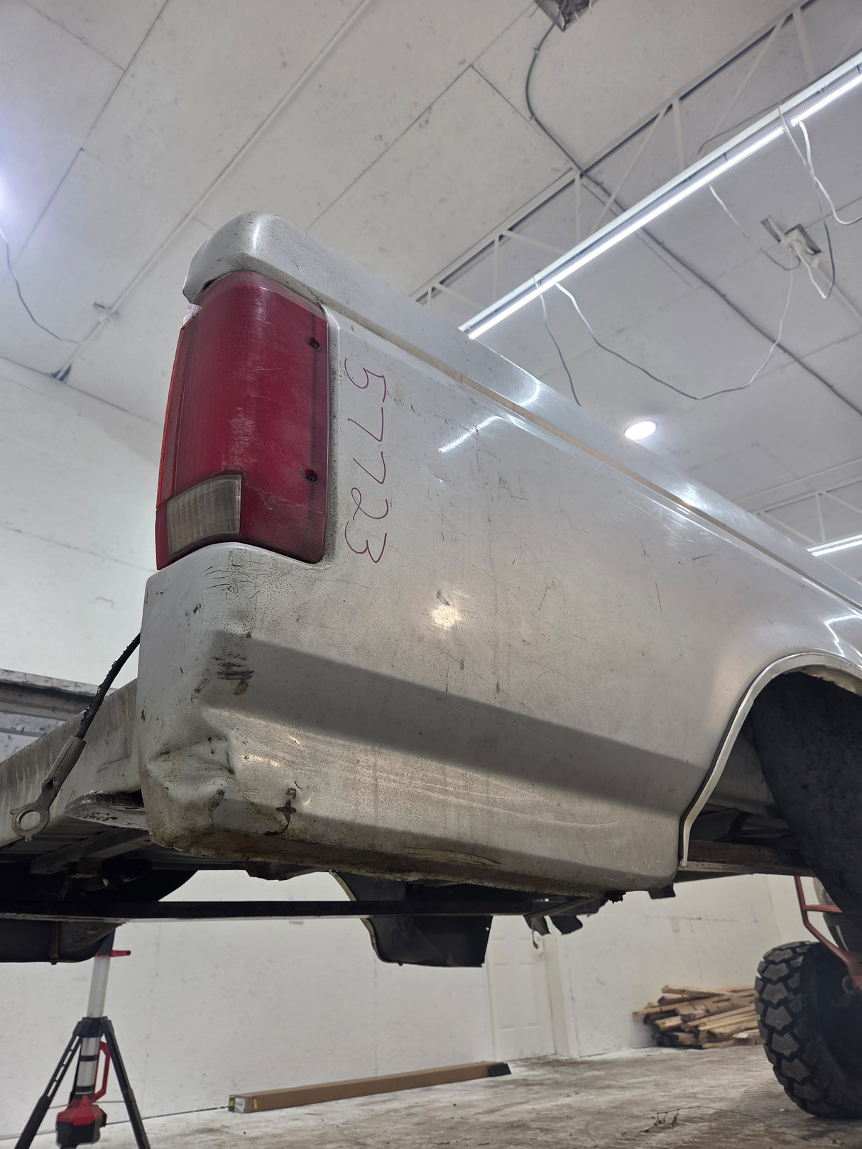 1987-1997 Ford F150 F250 F350 OBS 6' 9" Short Truck Bed