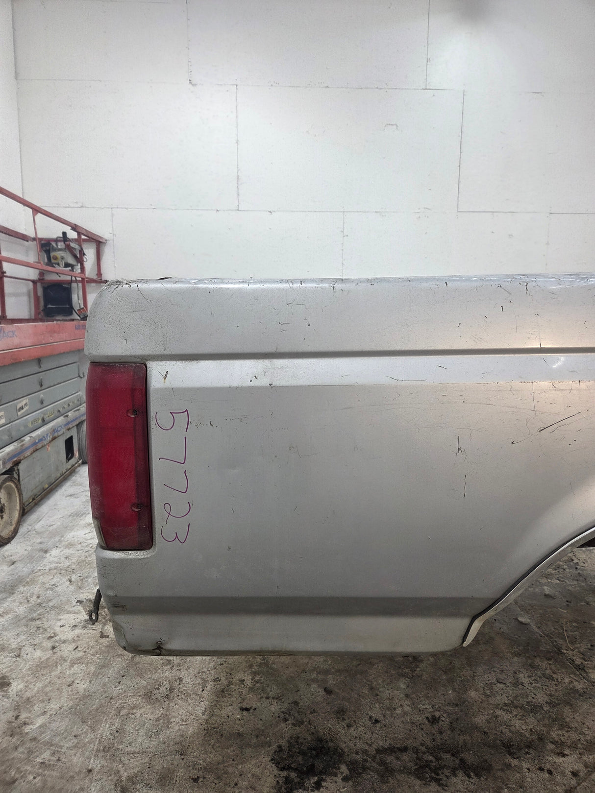 1987-1997 Ford F150 F250 F350 OBS 6' 9" Short Truck Bed