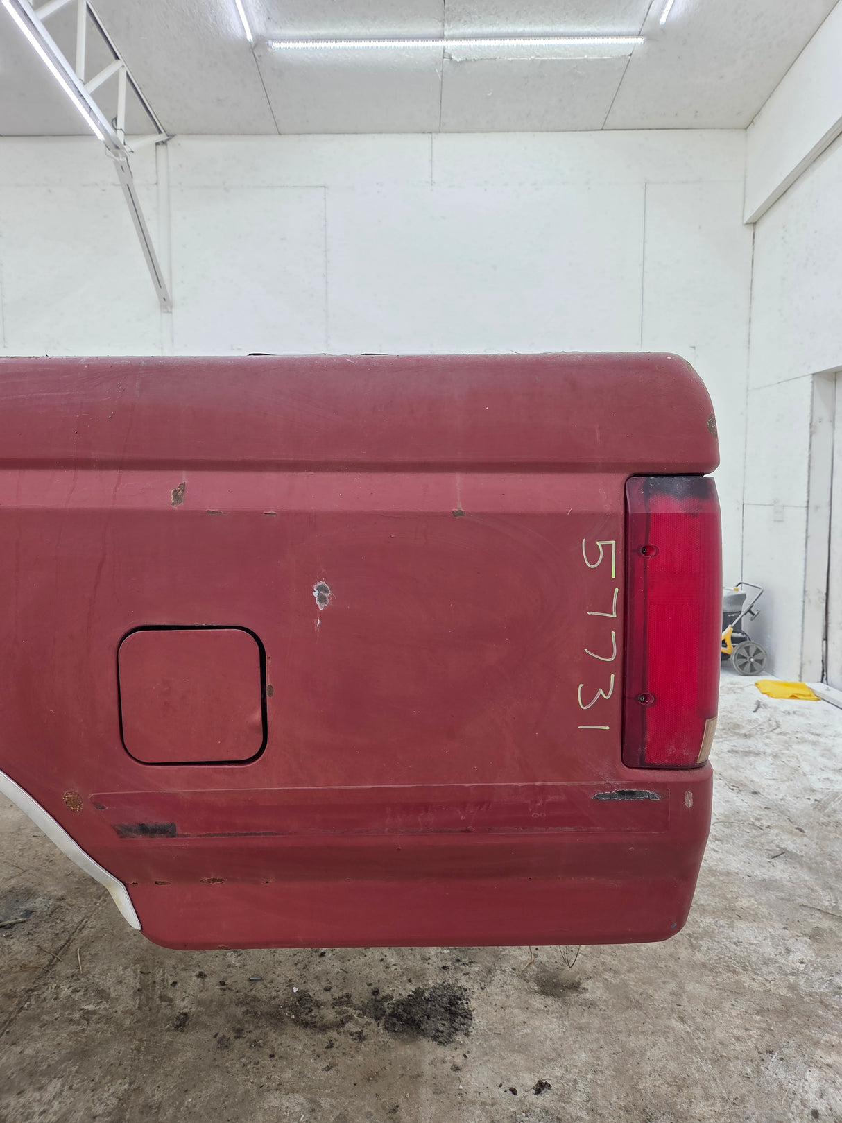 1987-1997 Ford F150 F250 F350 OBS 6' 9" Short Truck Bed