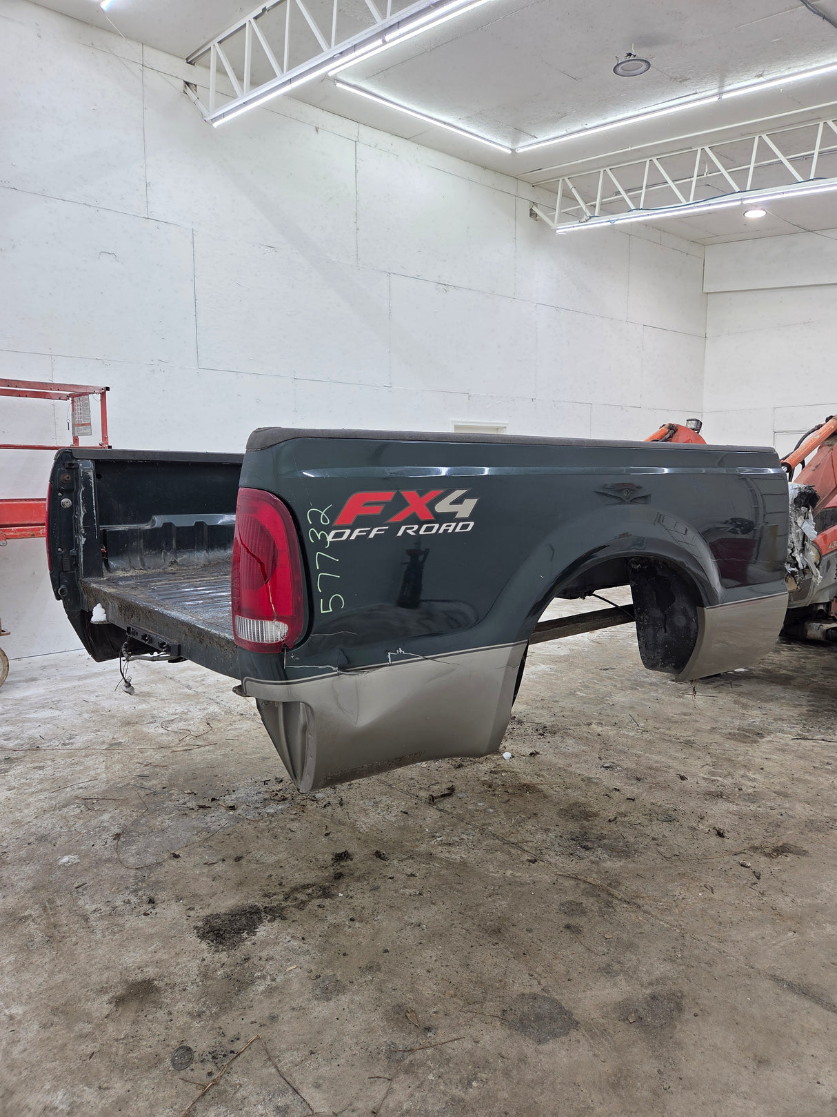 1999-2010 Ford Super Duty F250 F350 6' 9" Short Truck Bed