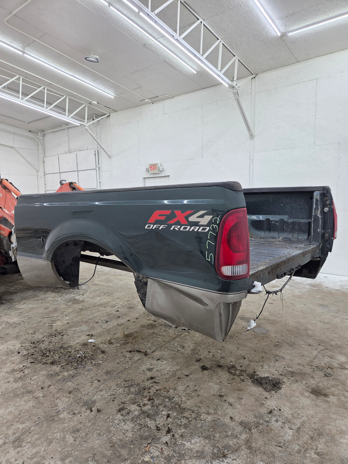 1999-2010 Ford Super Duty F250 F350 6' 9" Short Truck Bed