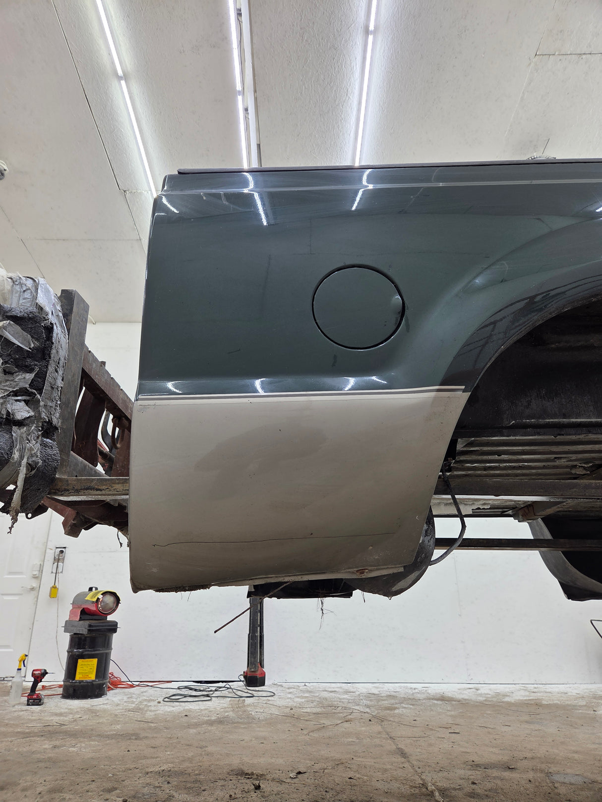 1999-2010 Ford Super Duty F250 F350 6' 9" Short Truck Bed