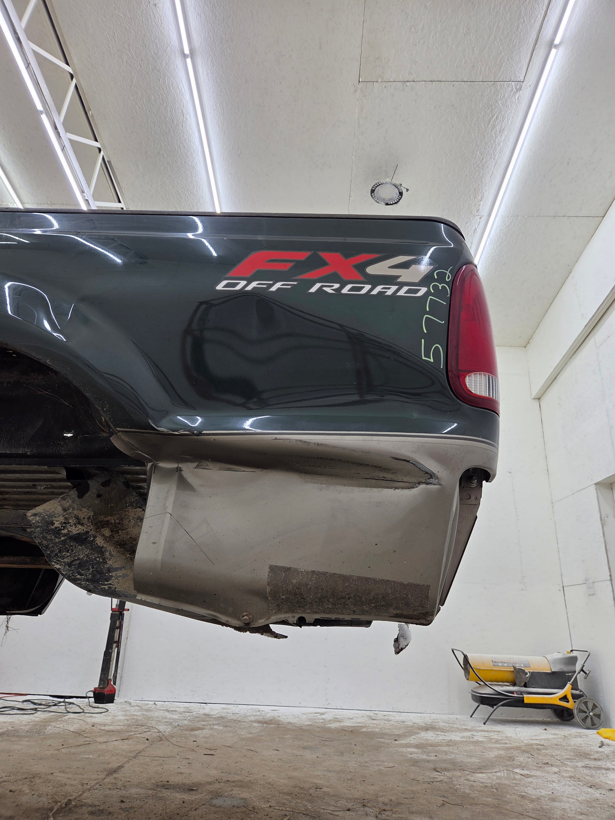 1999-2010 Ford Super Duty F250 F350 6' 9" Short Truck Bed