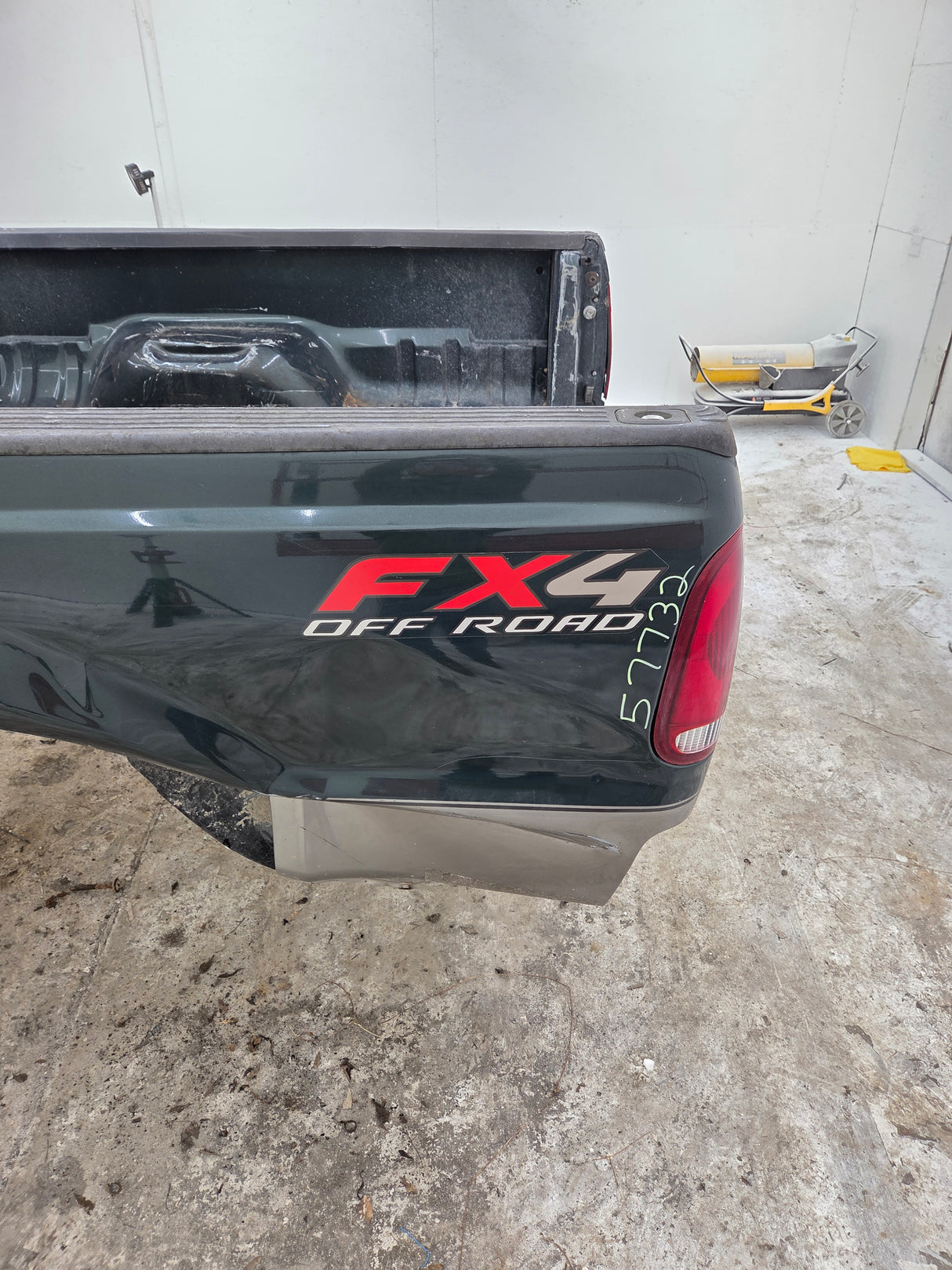 1999-2010 Ford Super Duty F250 F350 6' 9" Short Truck Bed