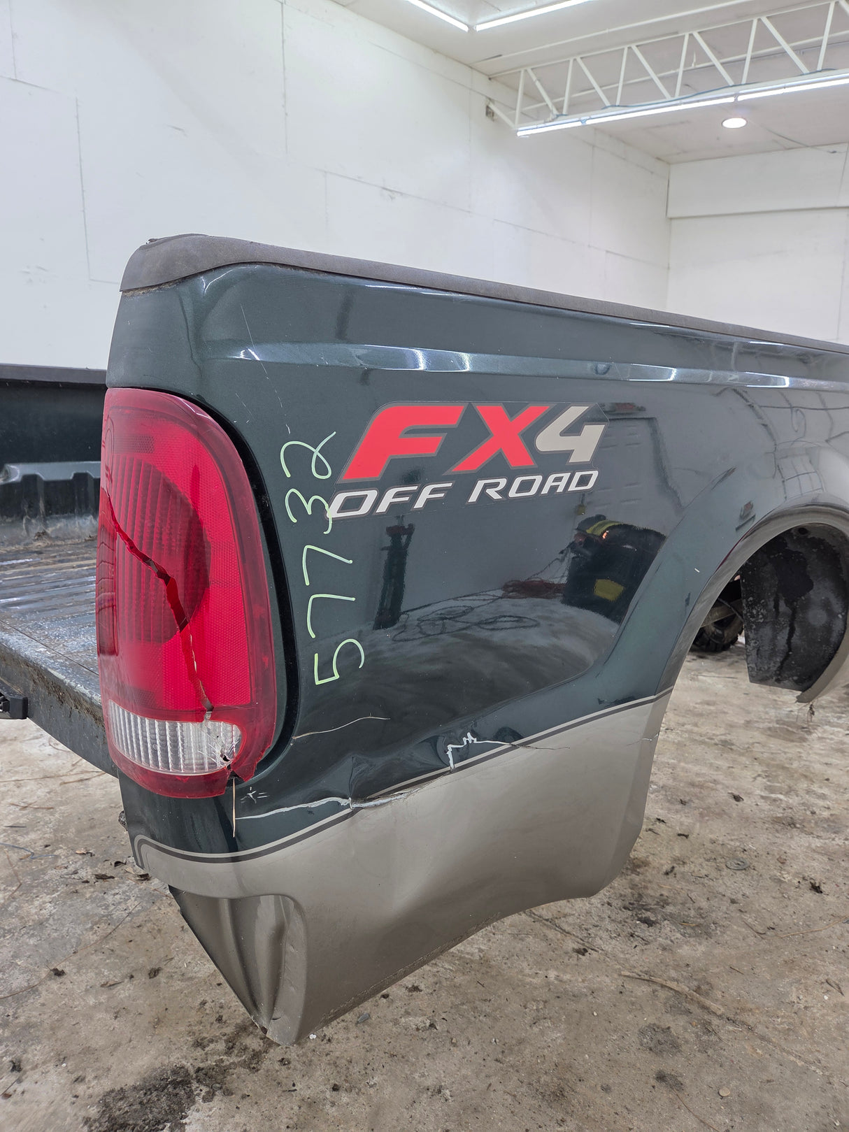 1999-2010 Ford Super Duty F250 F350 6' 9" Short Truck Bed