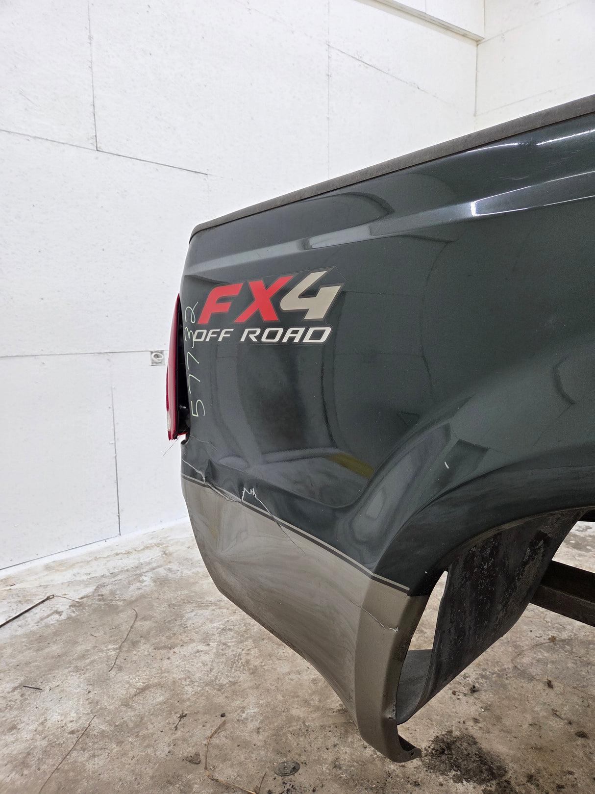 1999-2010 Ford Super Duty F250 F350 6' 9" Short Truck Bed