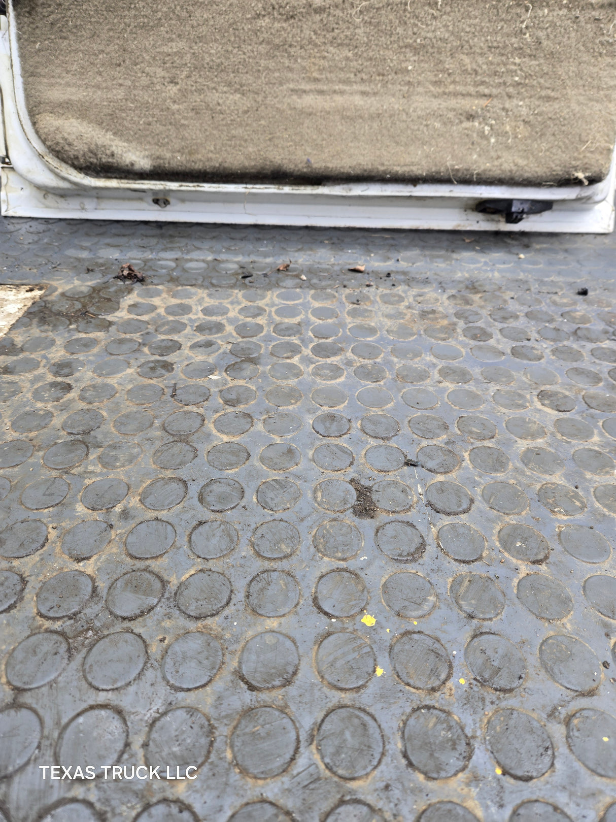 1992-1999 Chevrolet Suburban RH Passenger Trunk Barn Rear Door