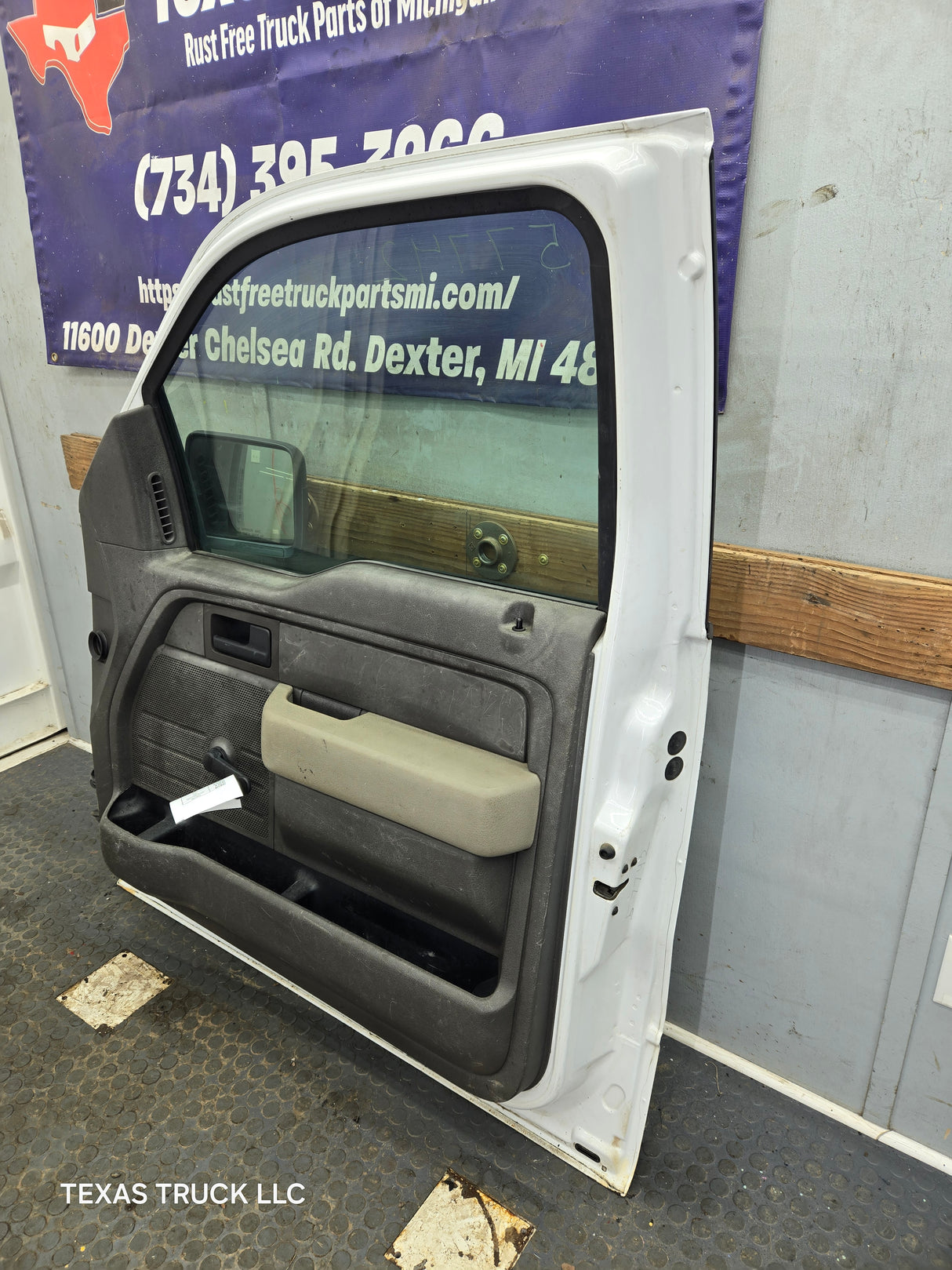 2009-2014 Ford F150 RH Passenger Side Front Door