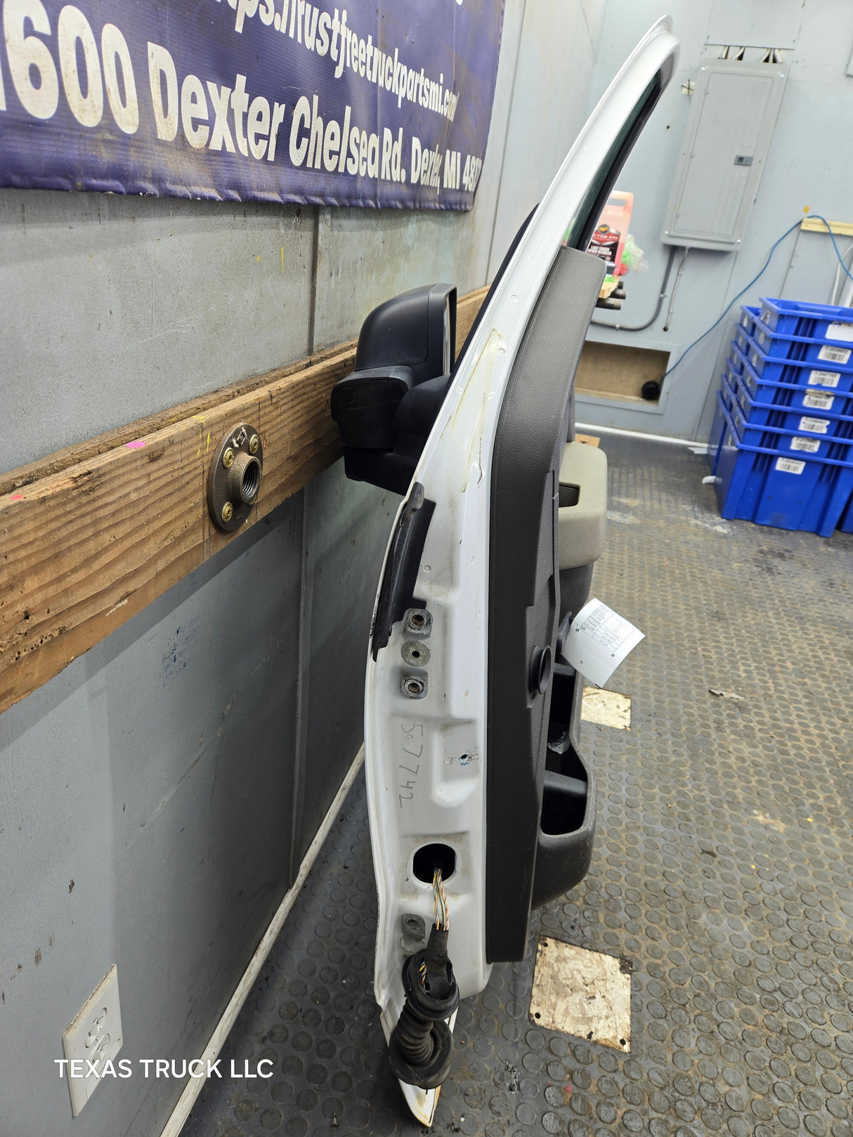 2009-2014 Ford F150 RH Passenger Side Front Door