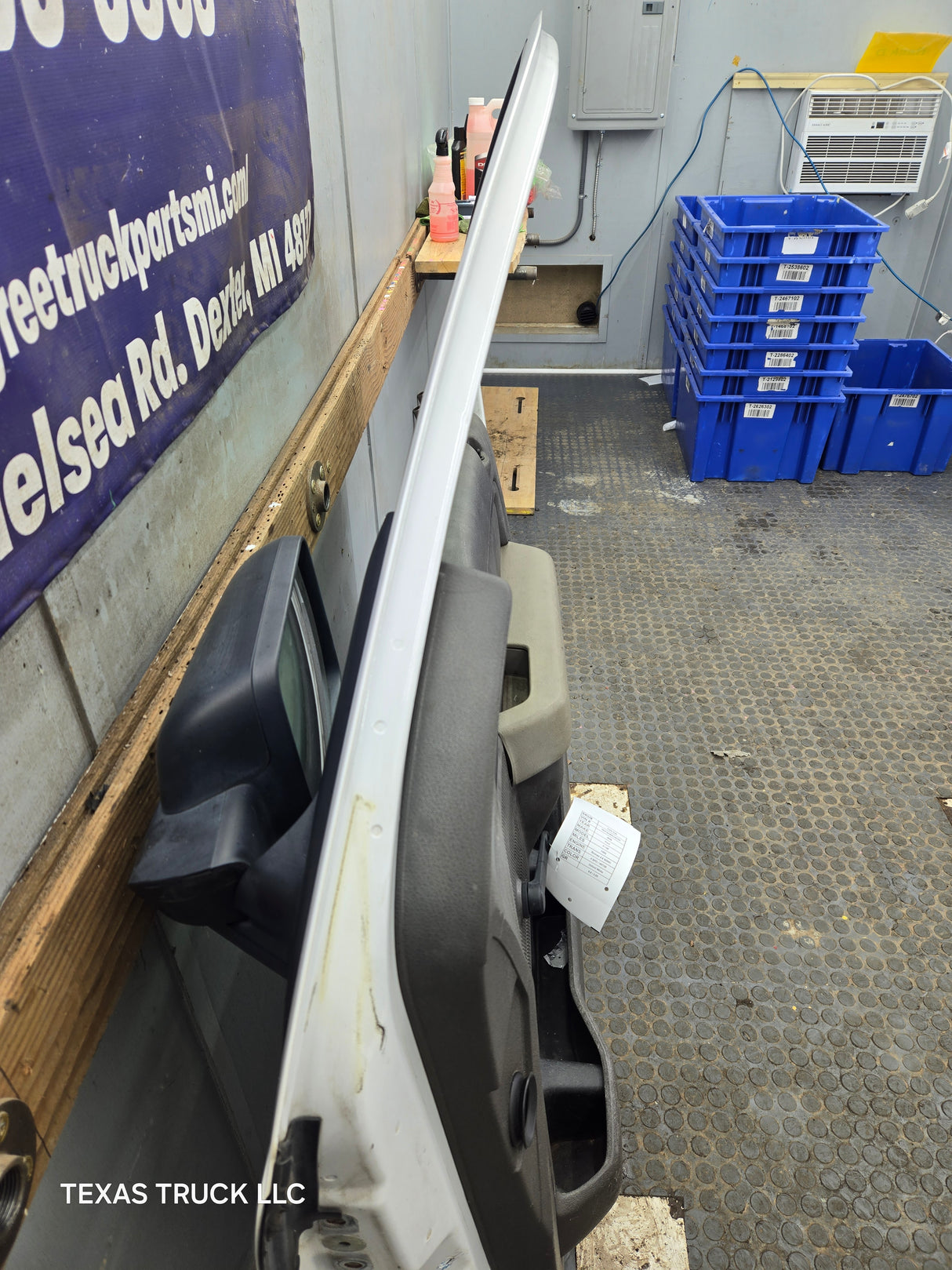 2009-2014 Ford F150 RH Passenger Side Front Door