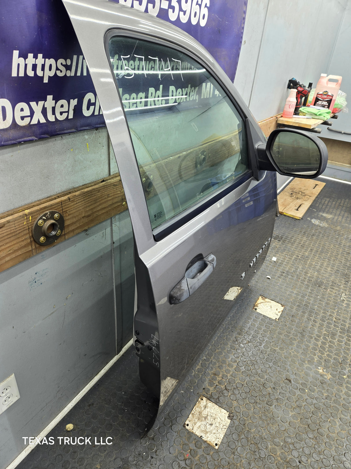 2007-2013 Chevrolet Silverado / GMC Sierra 1500 2500 3500 HD RH Front Passenger Side Door