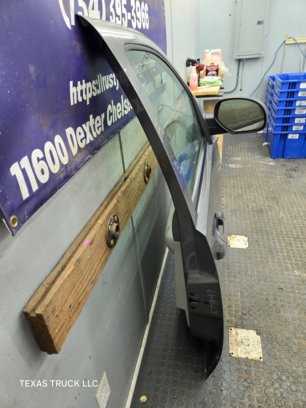 2007-2013 Chevrolet Silverado / GMC Sierra 1500 2500 3500 HD RH Front Passenger Side Door