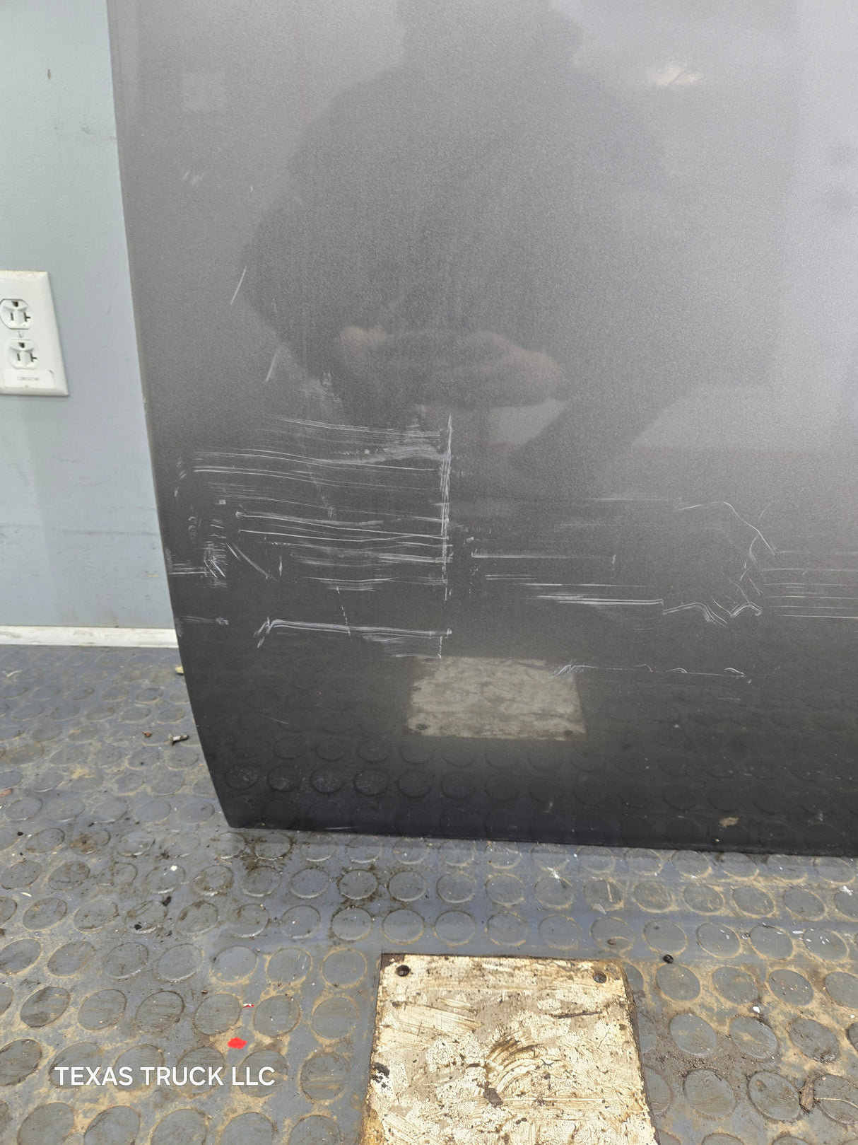 2007-2013 Chevrolet Silverado / GMC Sierra 1500 2500 3500 HD RH Front Passenger Side Door