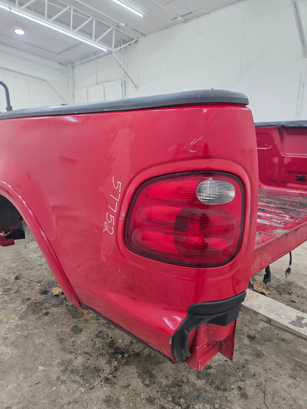 1997-2003 Ford F150 5' 6" Short Truck Bed Fiberglass Side