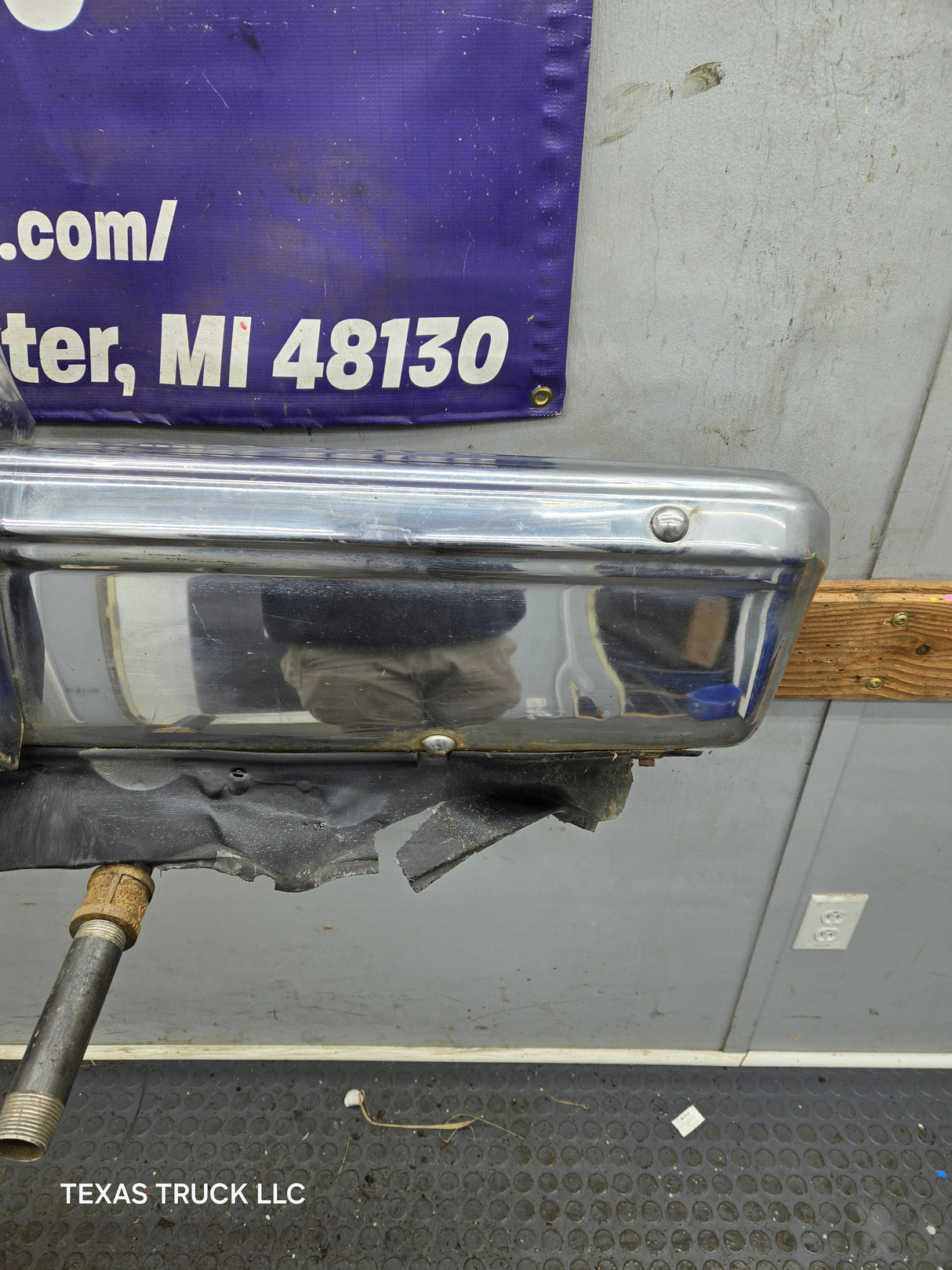 1983-1991 Chevrolet Silverado / GMC Sierra Square Body Front Bumper With Push Bars