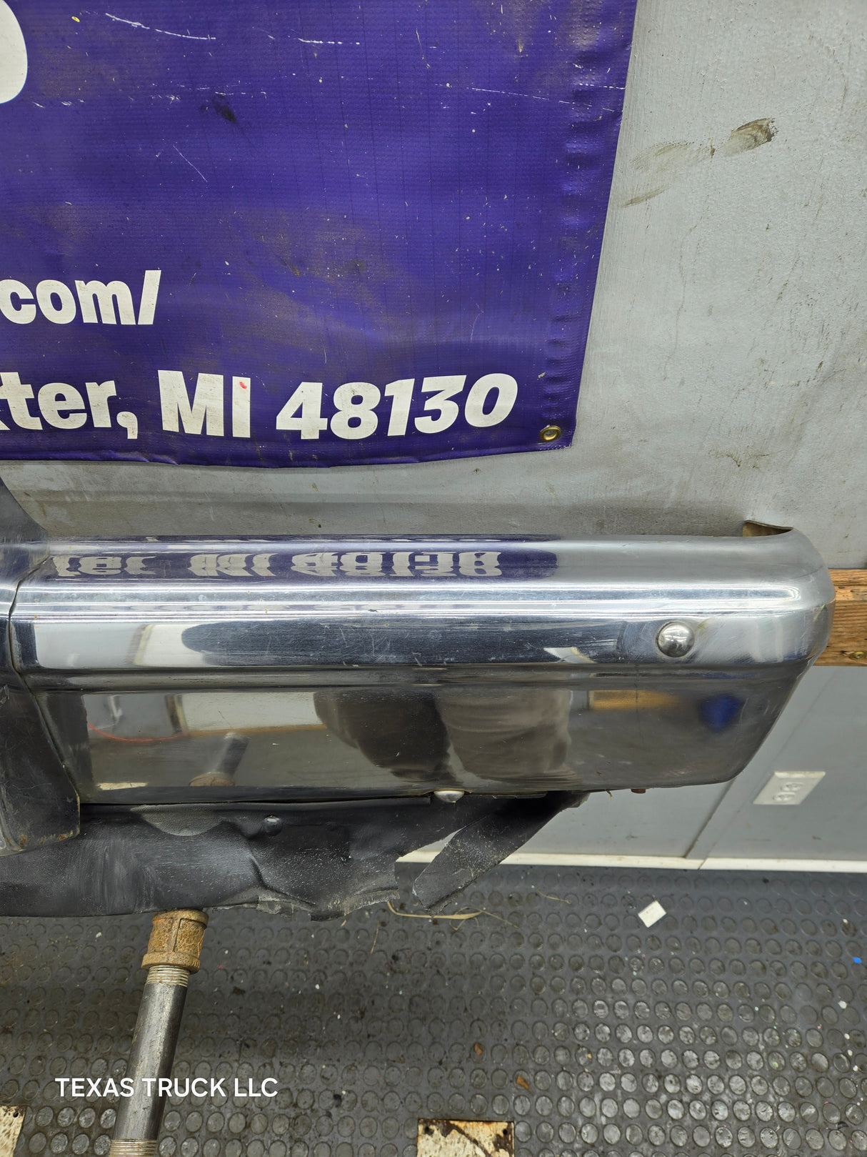 1983-1991 Chevrolet Silverado / GMC Sierra Square Body Front Bumper With Push Bars