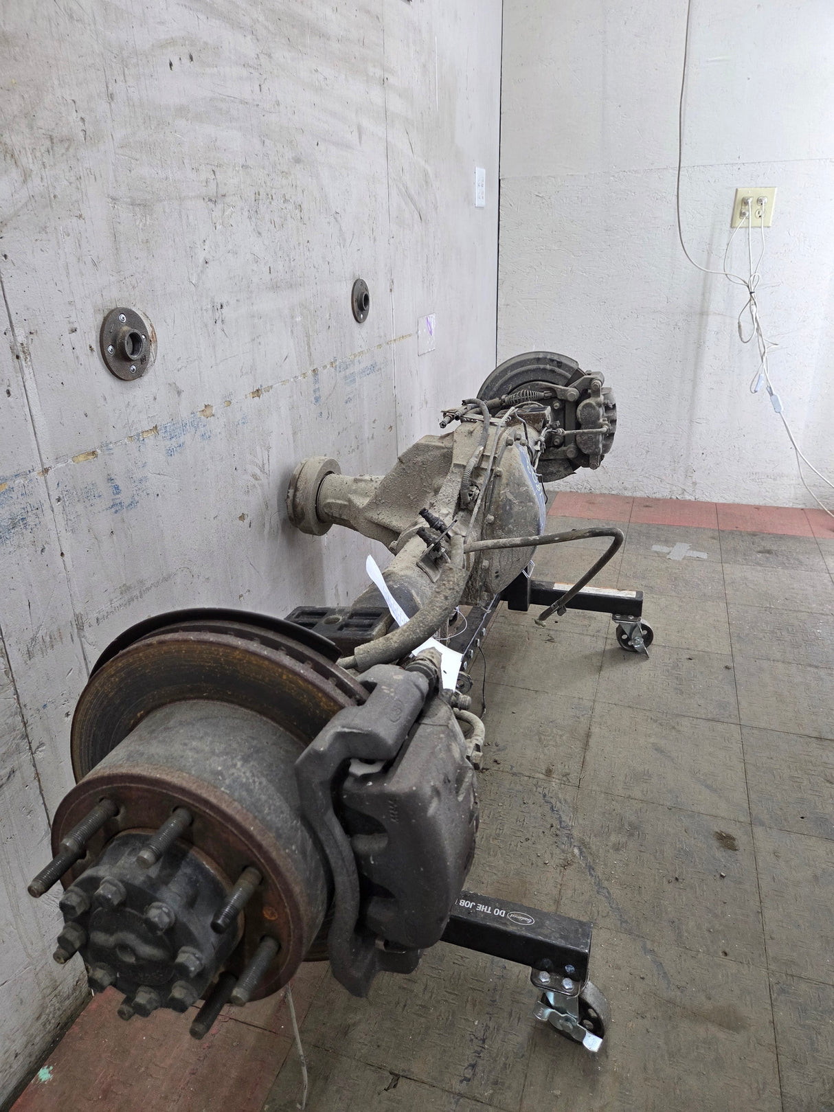 2011-2012 Ford Super Duty F250 F350 Rear Axle 3.73 Gear Ratio Electric Locking Rear End 143k miles